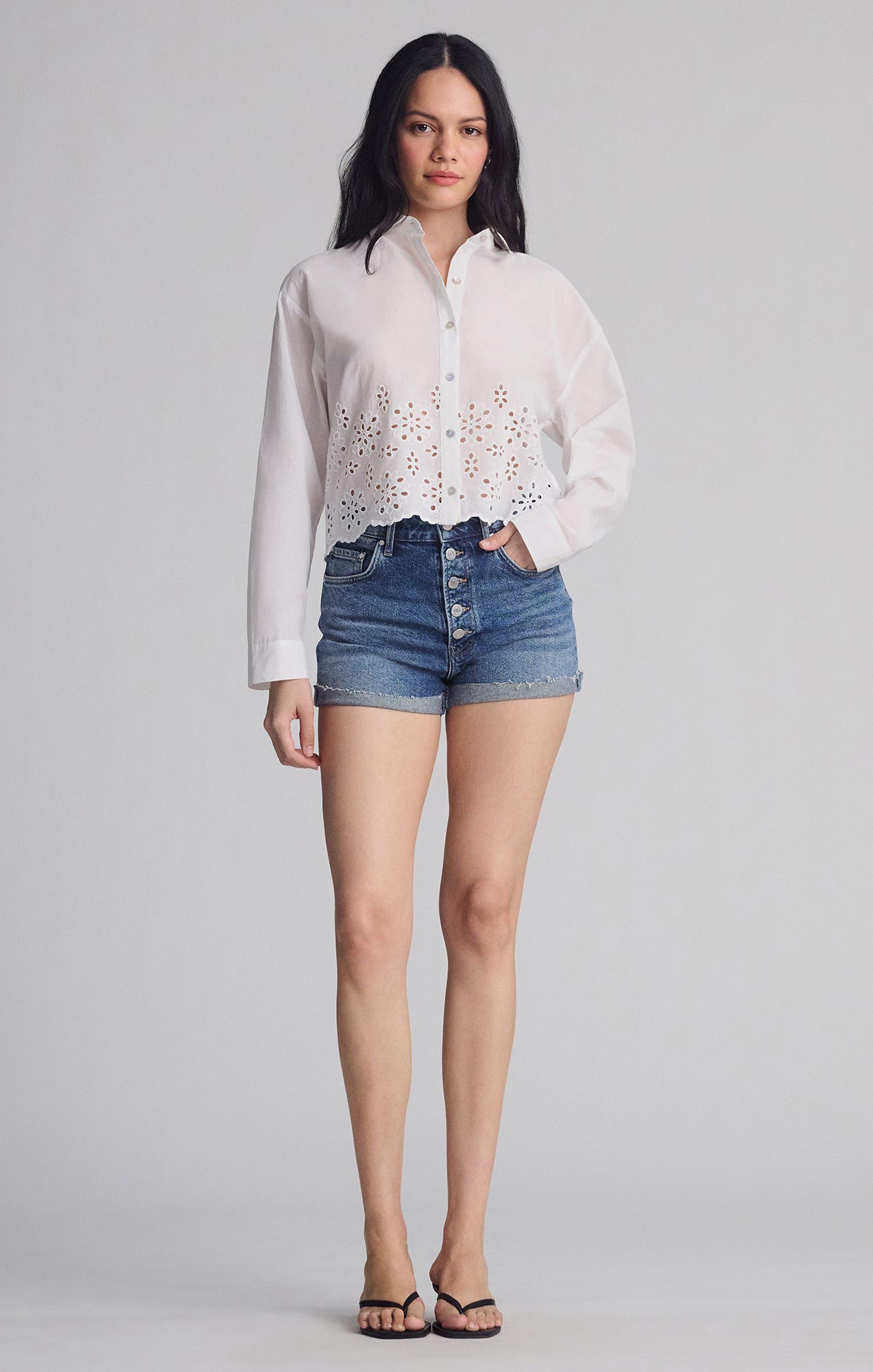 CROPPED EYELET EMBROIDERY SHIRT IN WHITE - Mavi Jeans