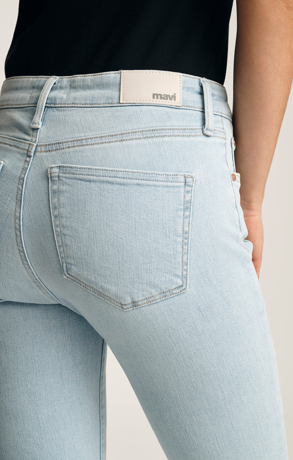 MOLLY BOOTCUT IN BLEACHED FLEX BLUE - Mavi Jeans