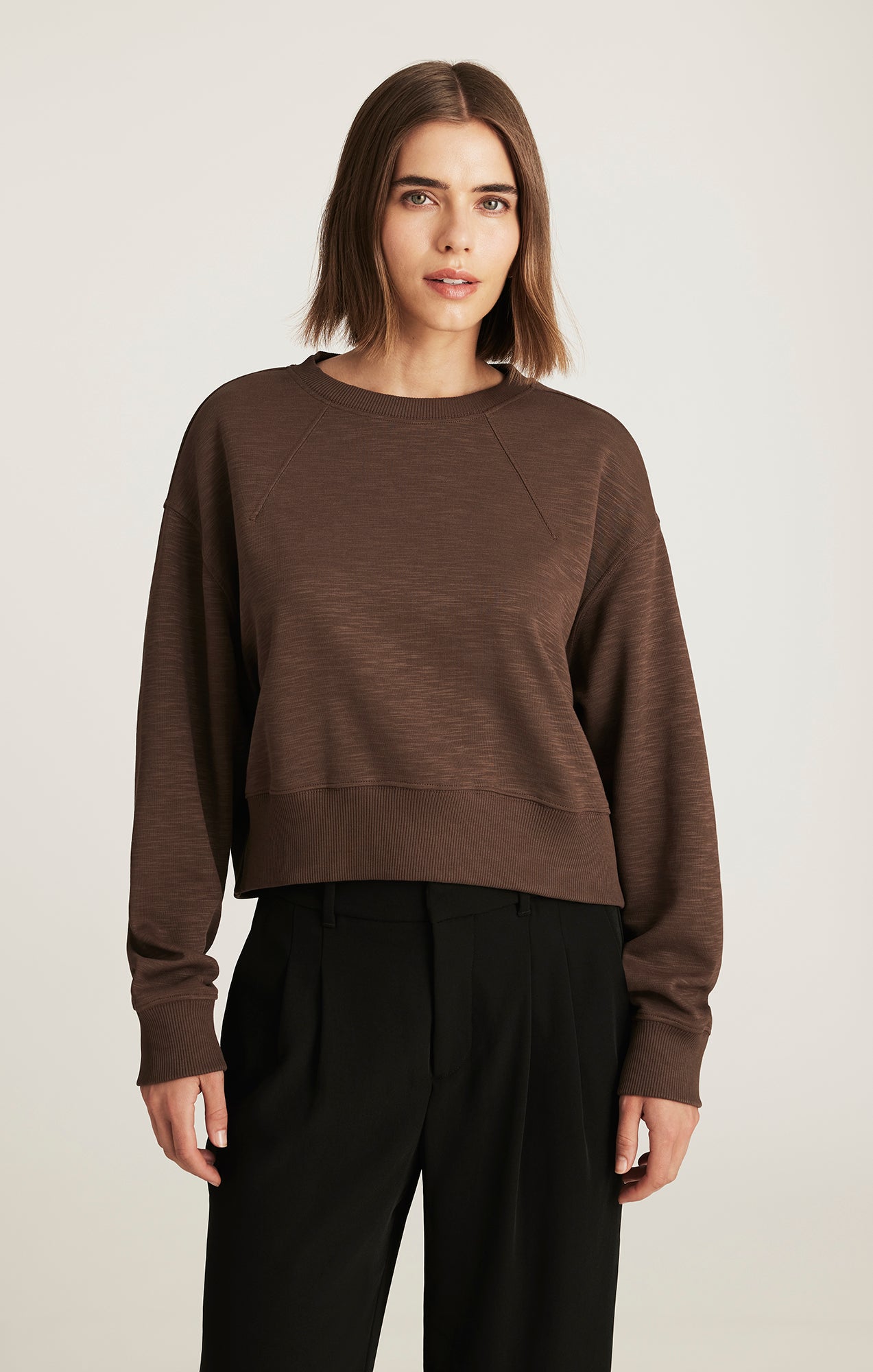 EDITION CREW NECK SWEATSHIRT IN HOT FUDGE - Mavi Jeans