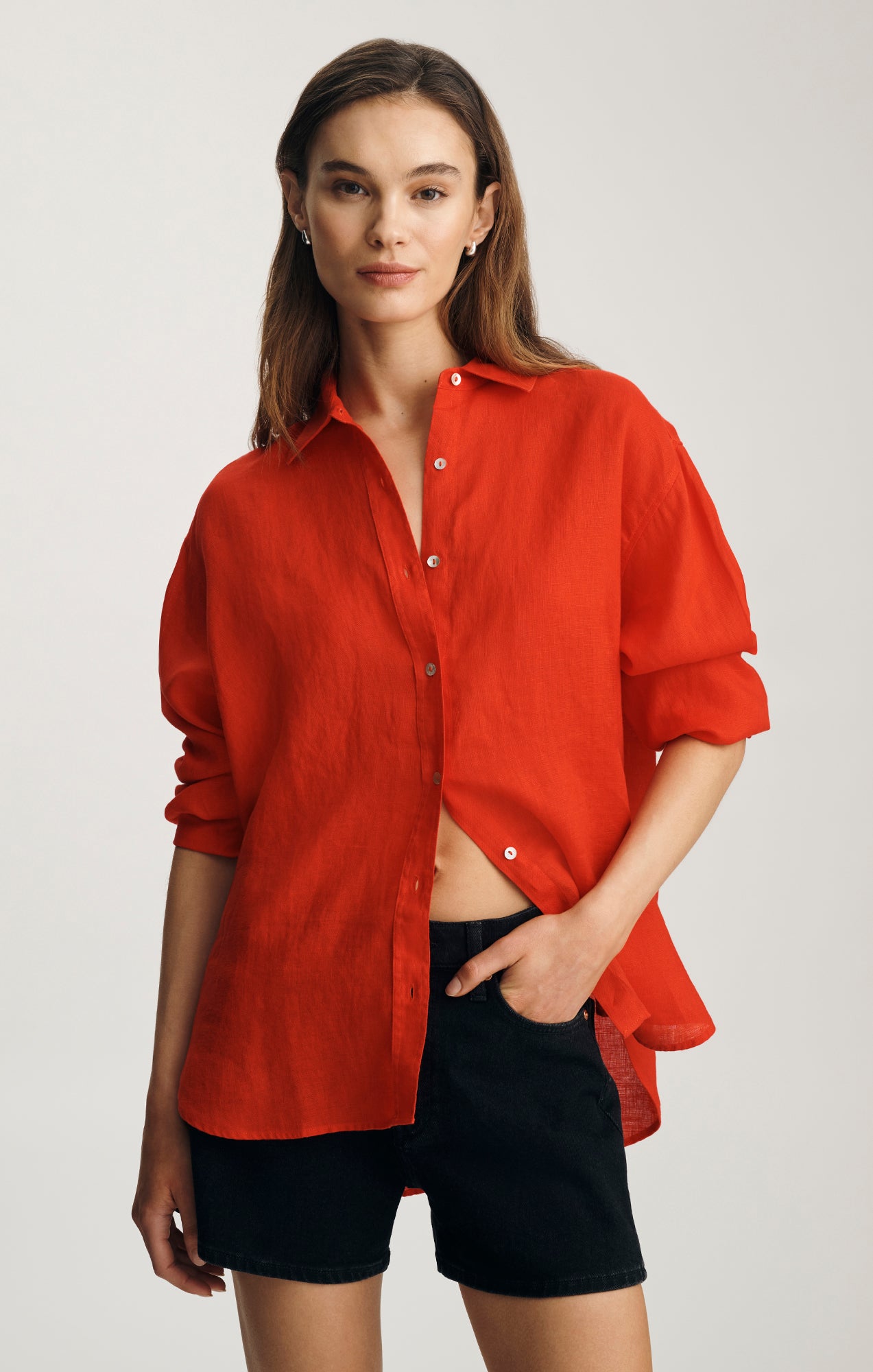 LINEN BUTTON-UP SHIRT IN FIERY RED - Mavi Jeans