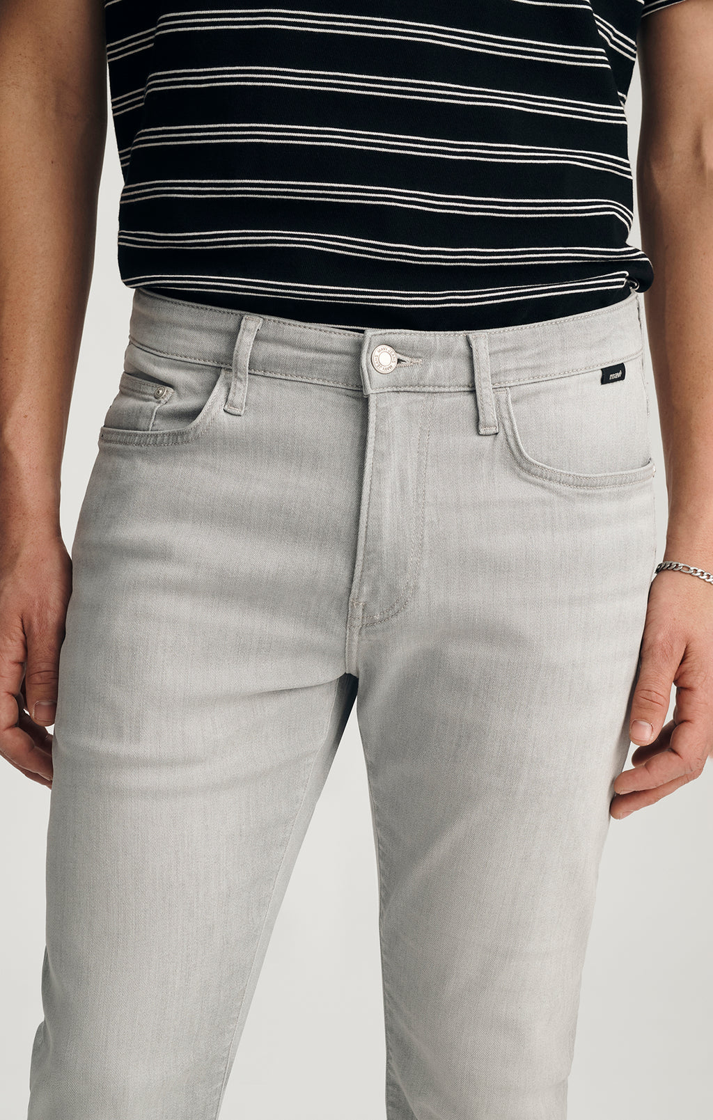 MARCUS SLIM STRAIGHT LEG IN ICE GREY FEATHER BLUE - Mavi Jeans