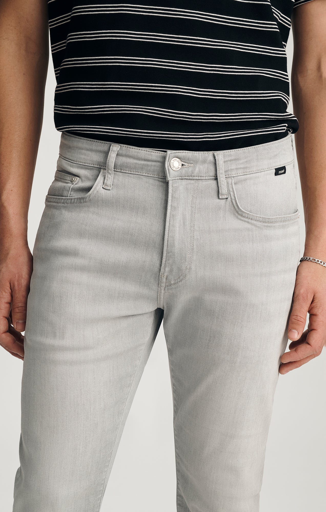 MARCUS SLIM STRAIGHT LEG IN ICE GREY FEATHER BLUE - Mavi Jeans