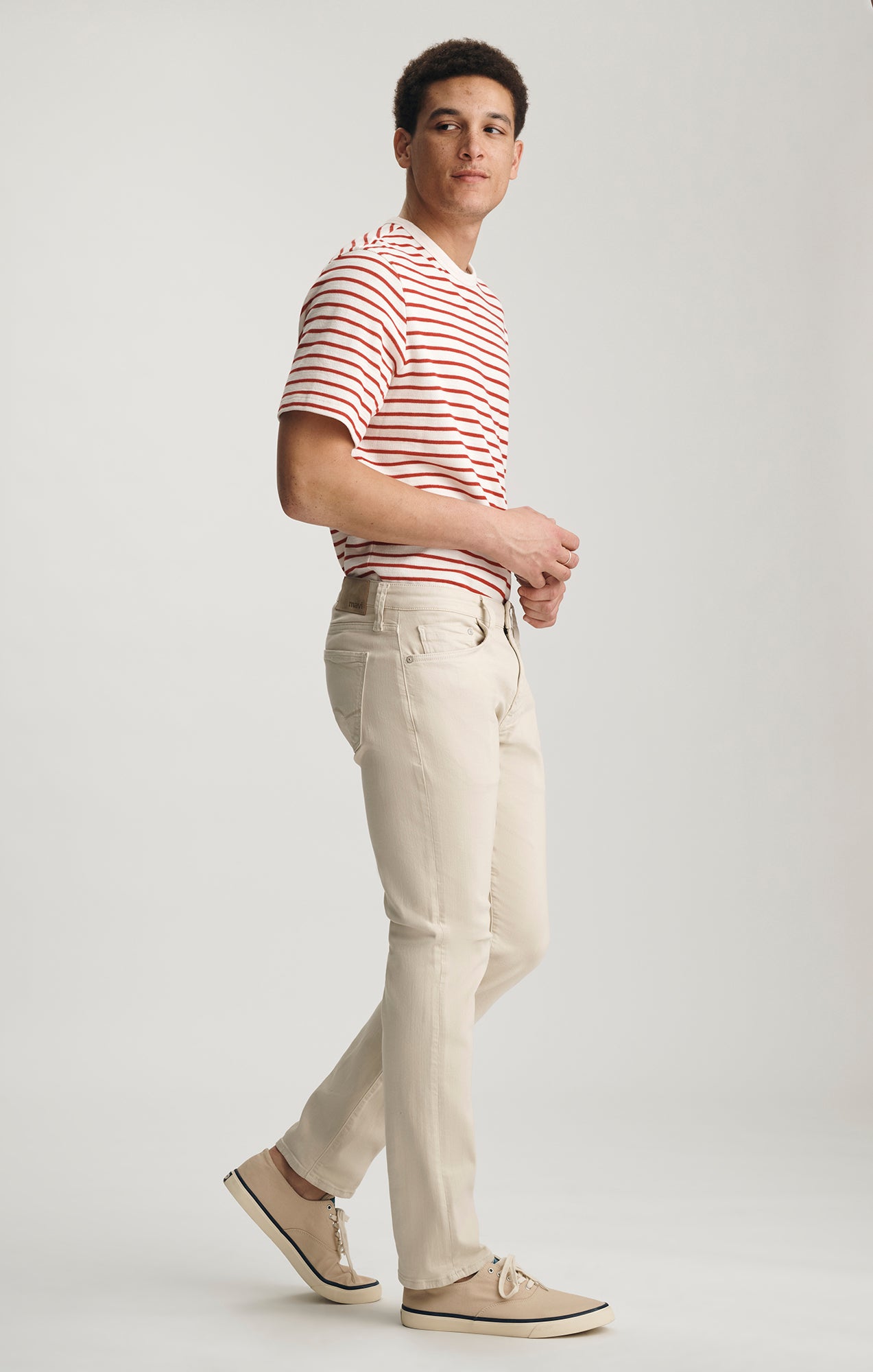 MARCUS SLIM STRAIGHT LEG IN WHITE DOWN SUPERMOVE - Mavi Jeans