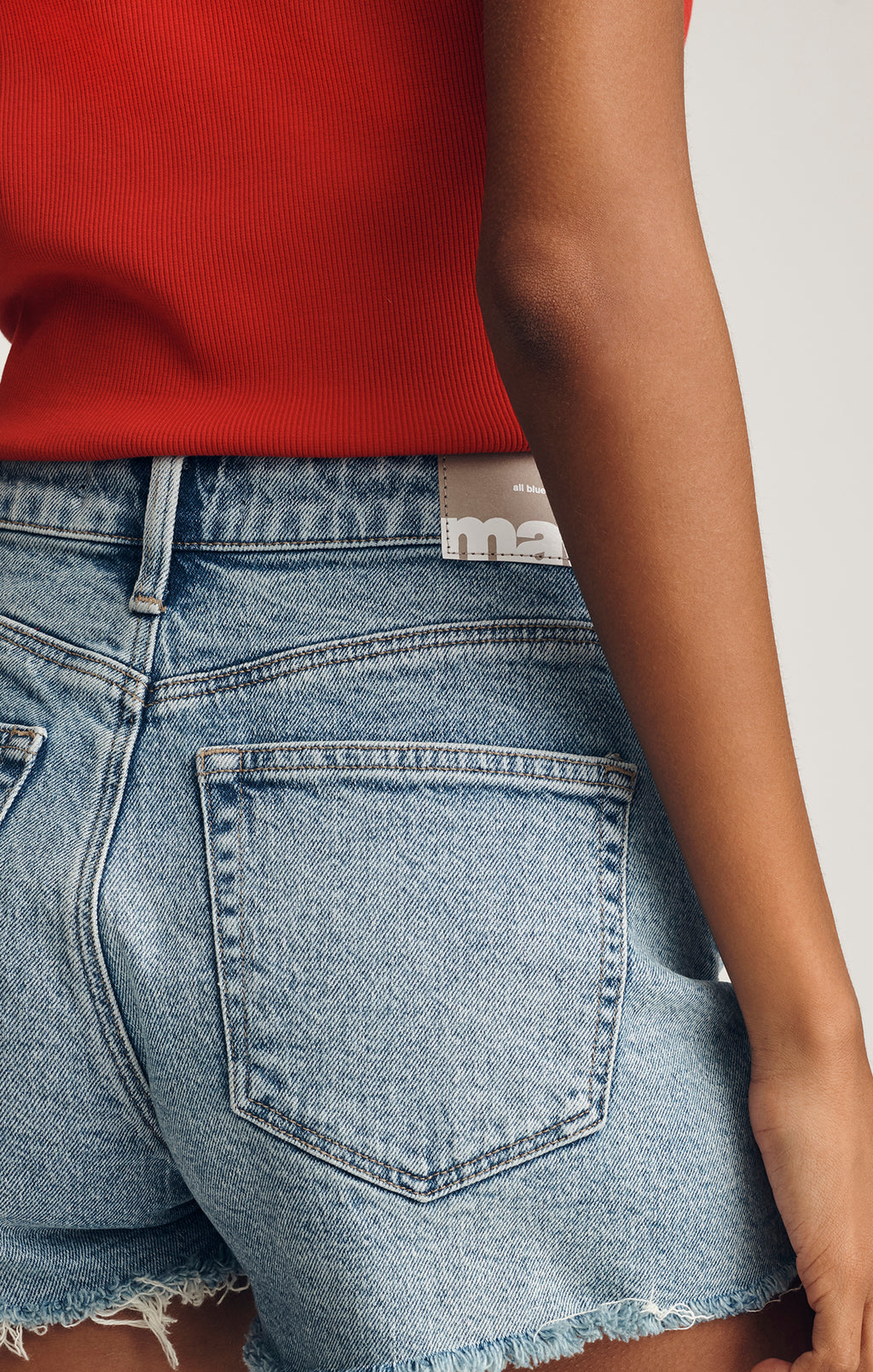 ROSIE BOYFRIEND SHORTS IN MID BRUSHED CLASSIC BLUE - Mavi Jeans
