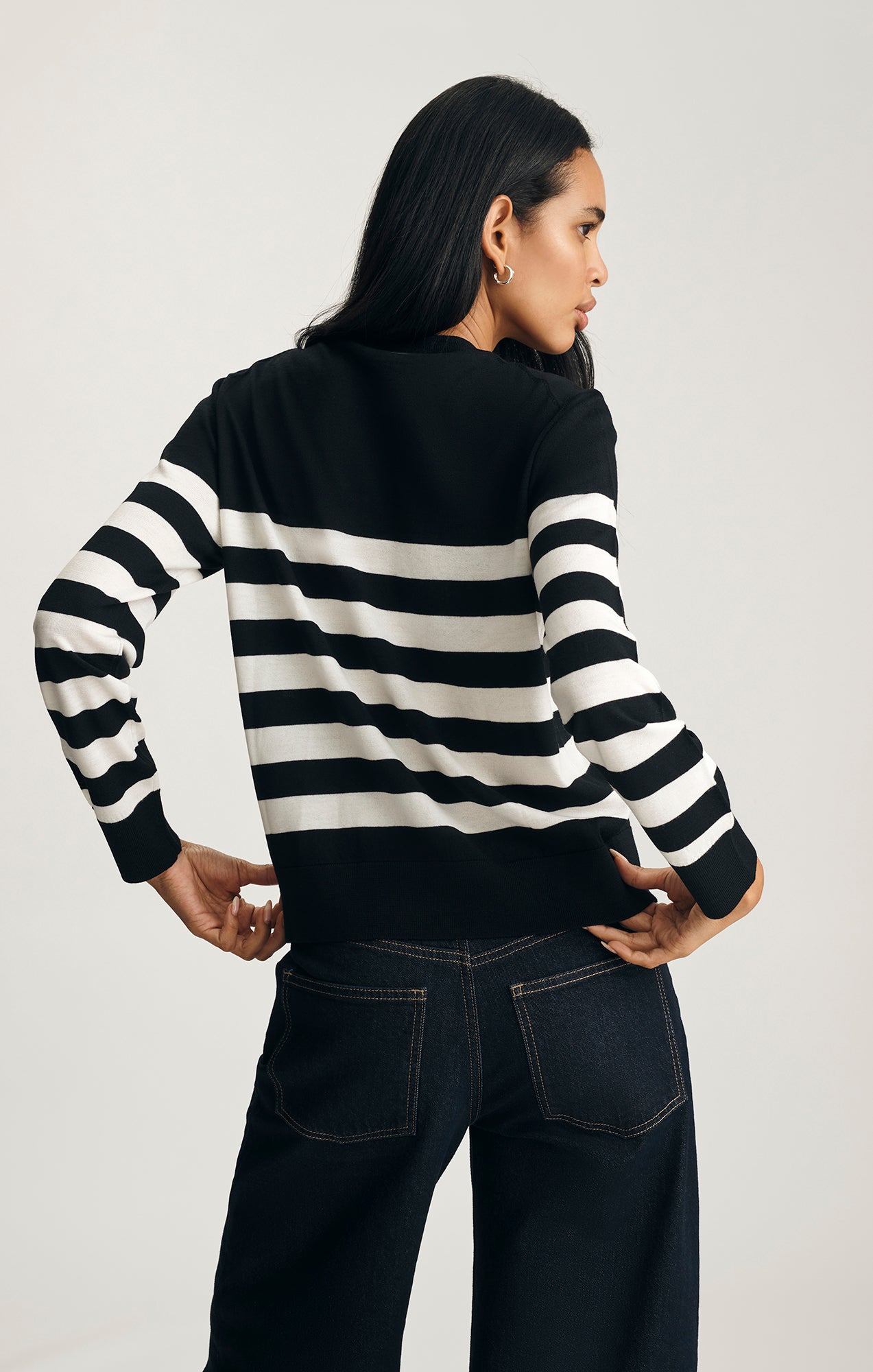 EDITION WOOL CREW NECK SWEATER IN BLACK WHITE STRIPE