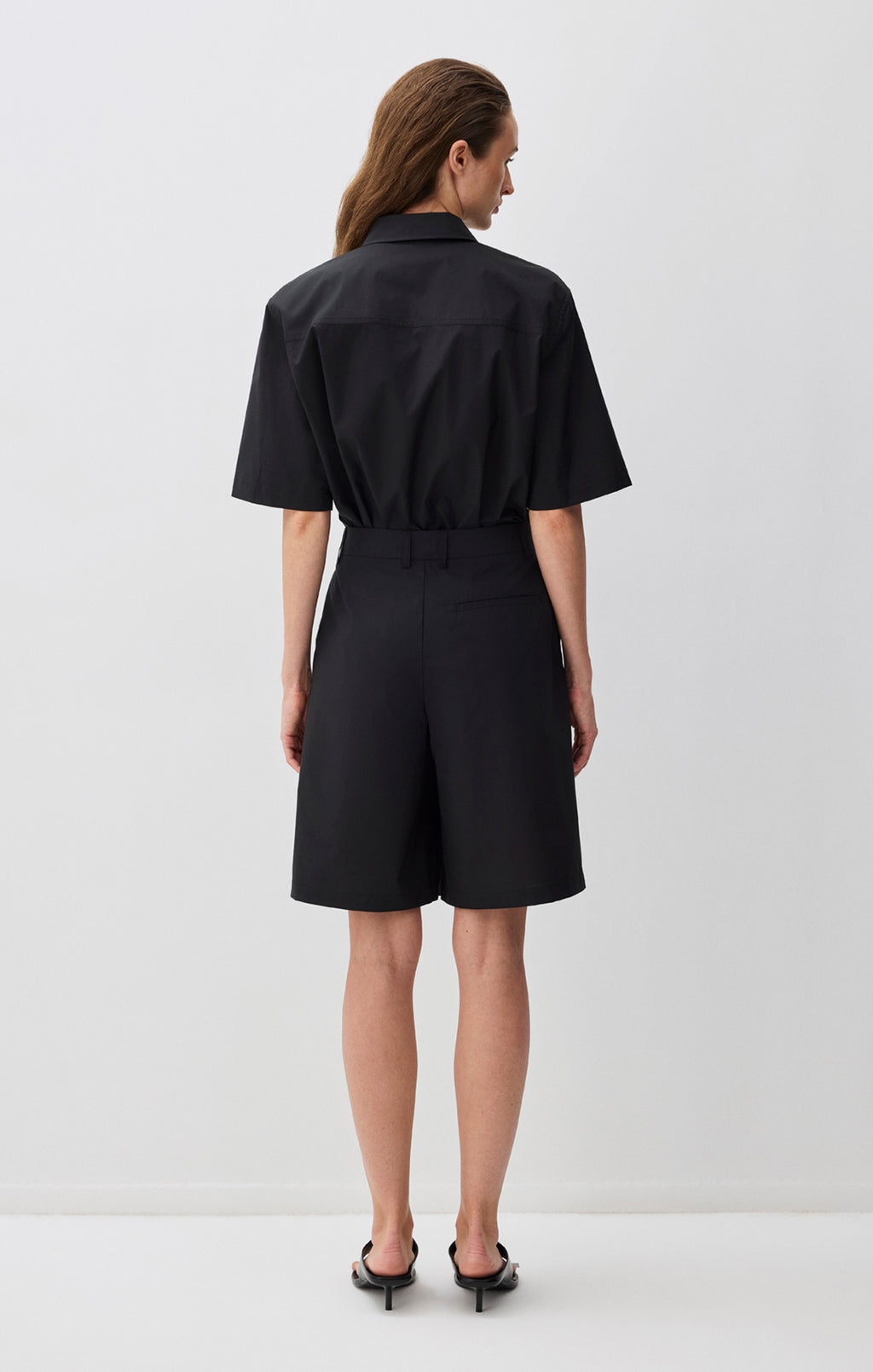 PLEATED SHORTS IN BLACK - Mavi Jeans