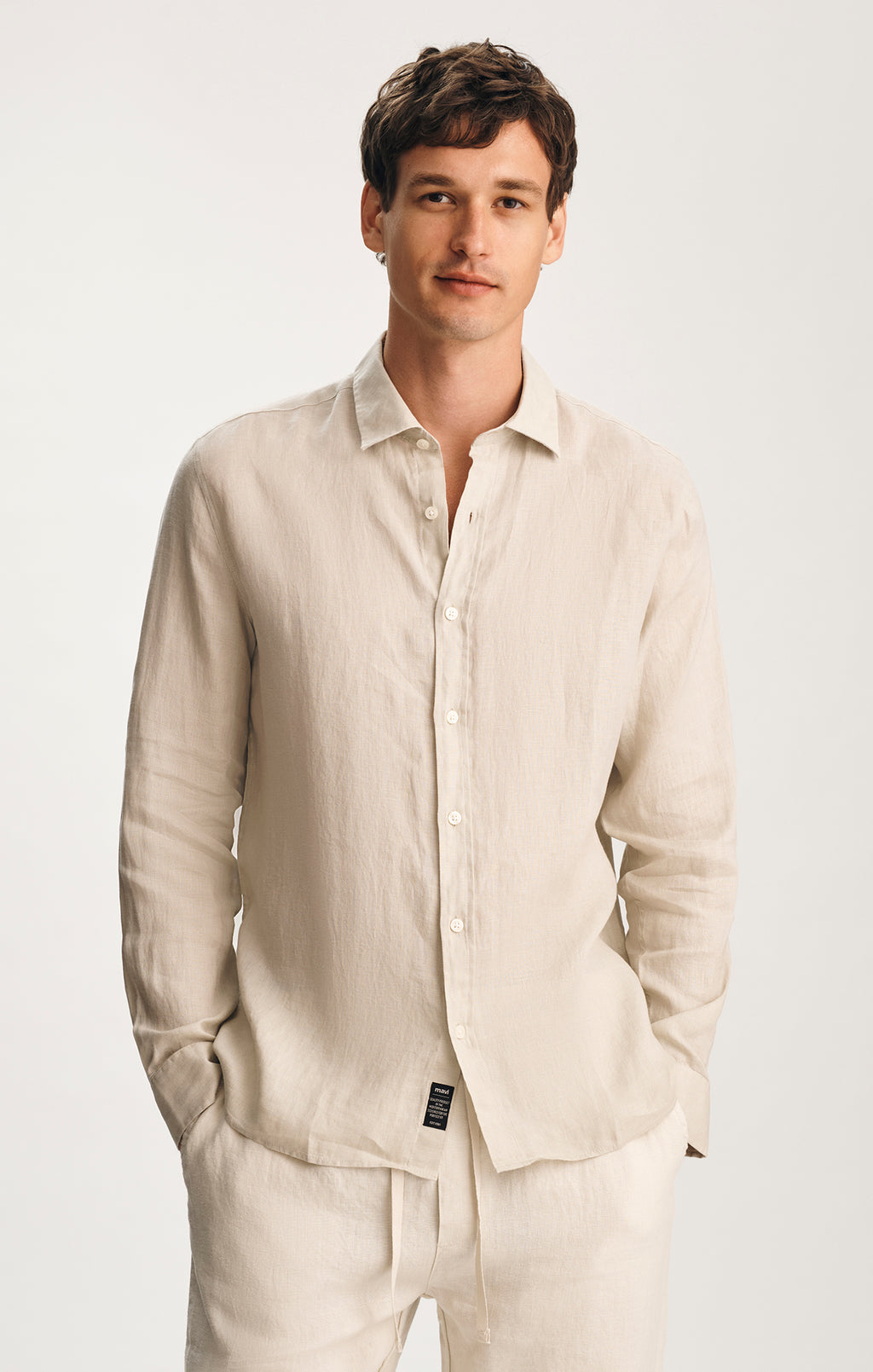 LINEN BUTTON-UP SHIRT IN SILVER BIRCH