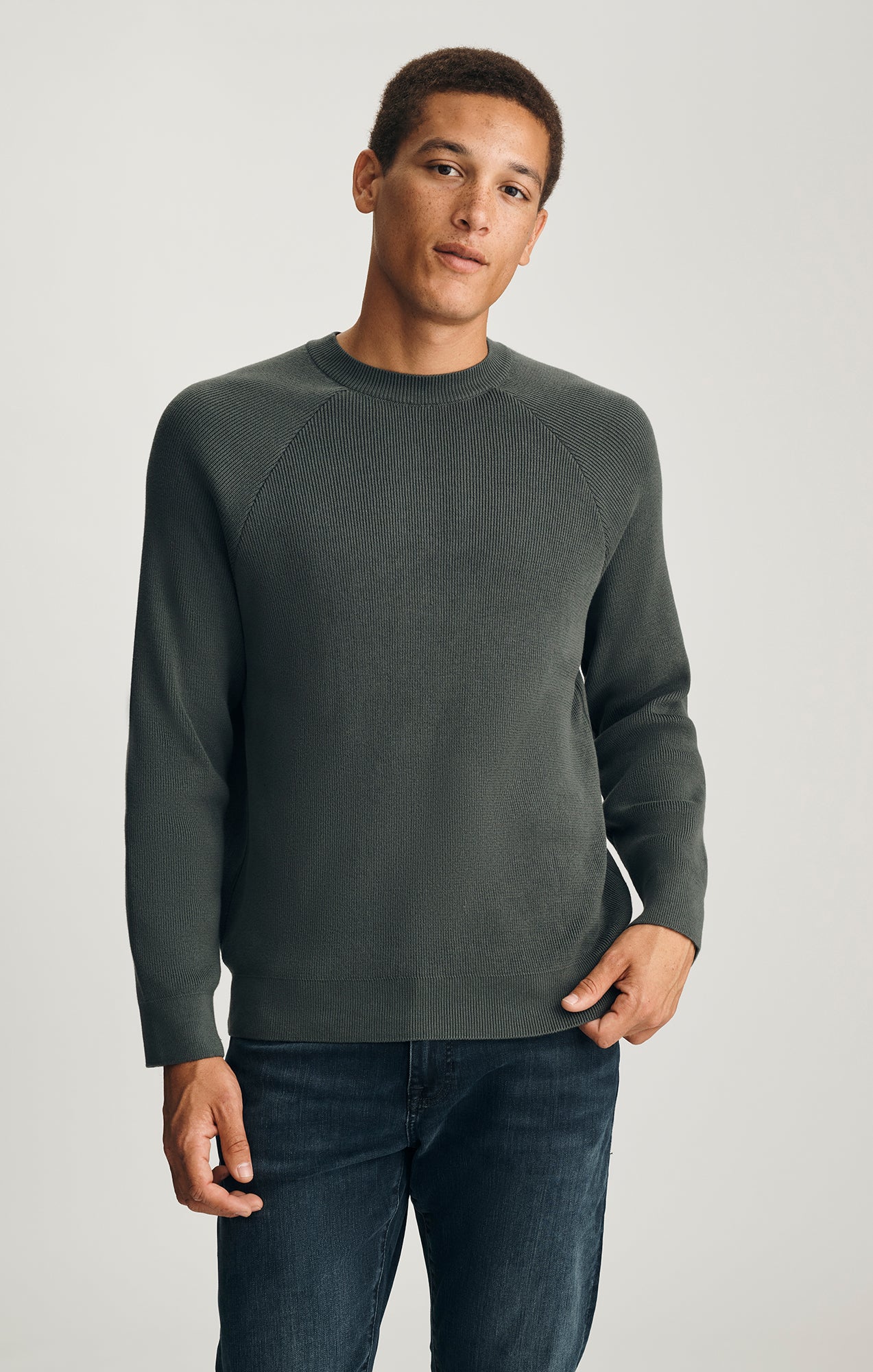 CREW NECK SWEATER IN URBAN CHIC