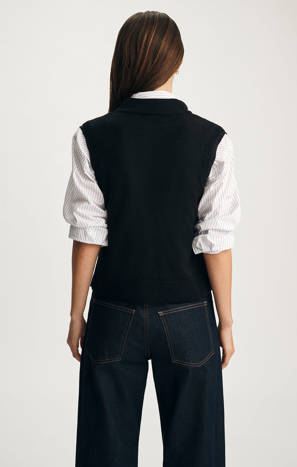 CARDIGAN SWEATER VEST IN BLACK