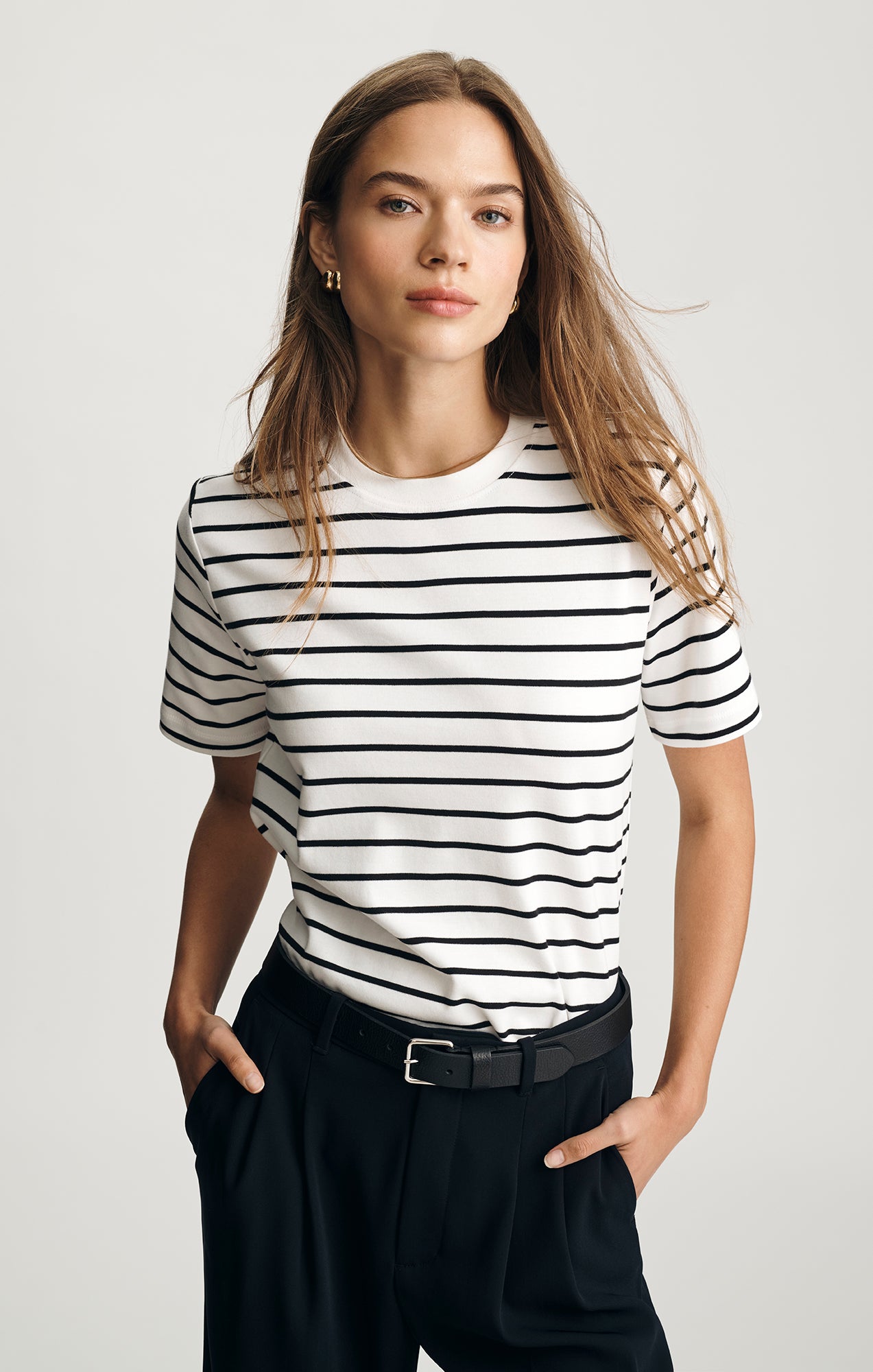 BASIC CREW NECK T-SHIRT IN BLACK WHITE STRIPE
