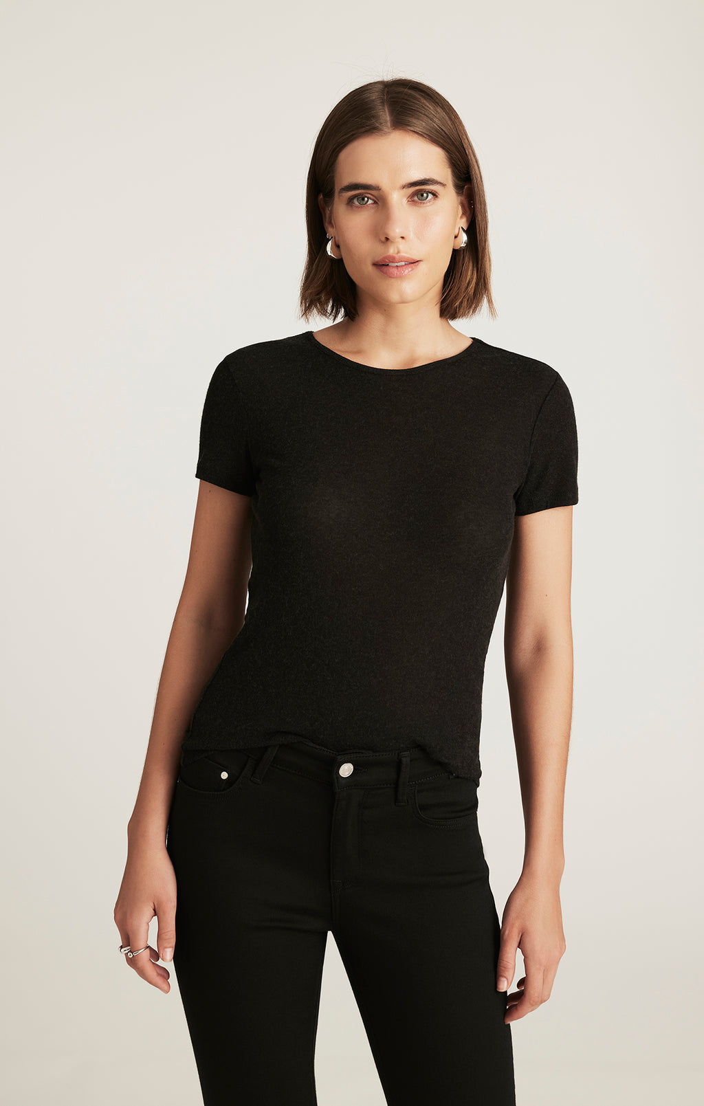 EDITION CAP SLEEVE T-SHIRT IN BLACK
