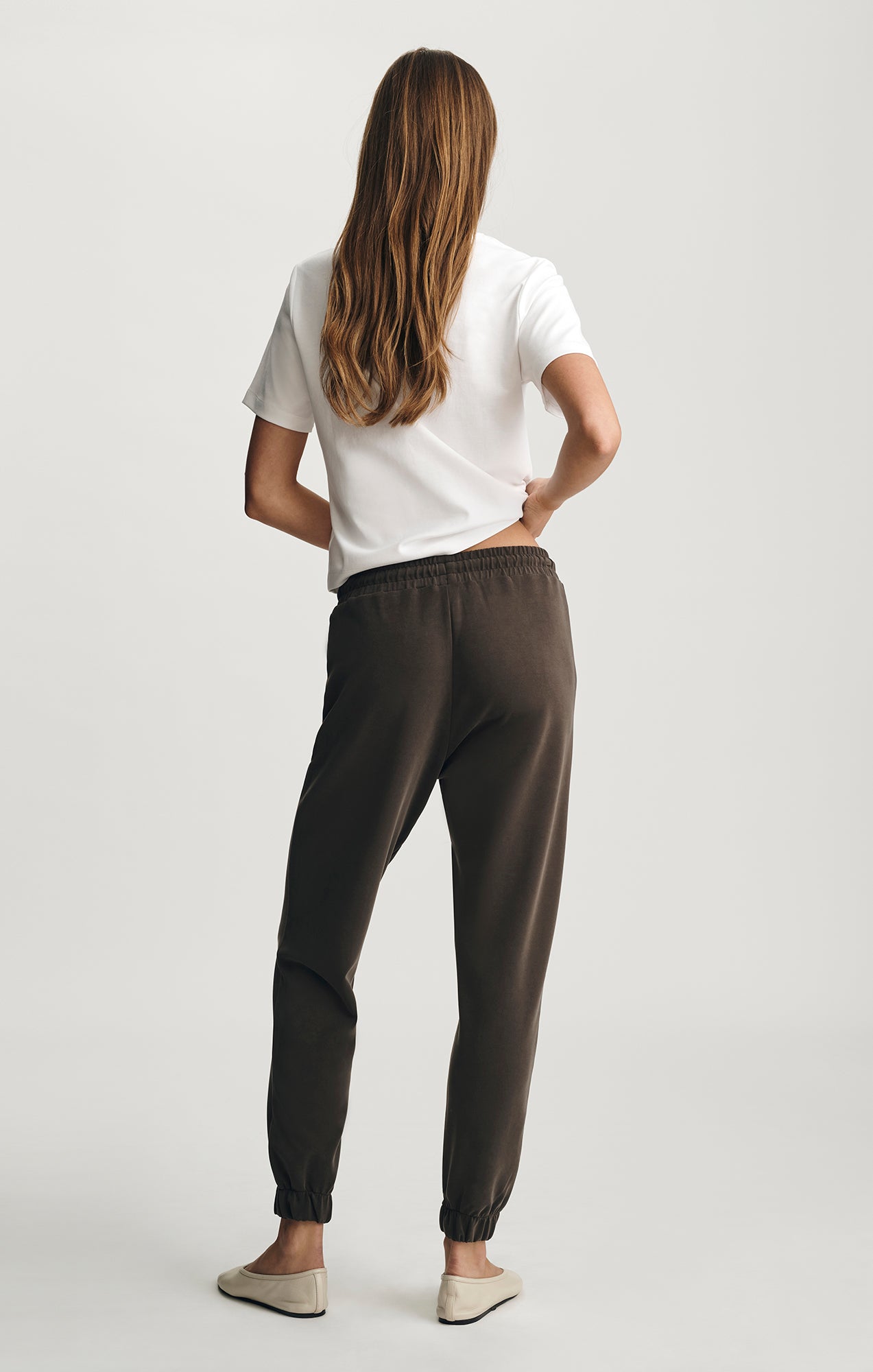 LUXE TOUCH TENCEL™ SWEATPANTS IN DELICIOSO - Mavi Jeans
