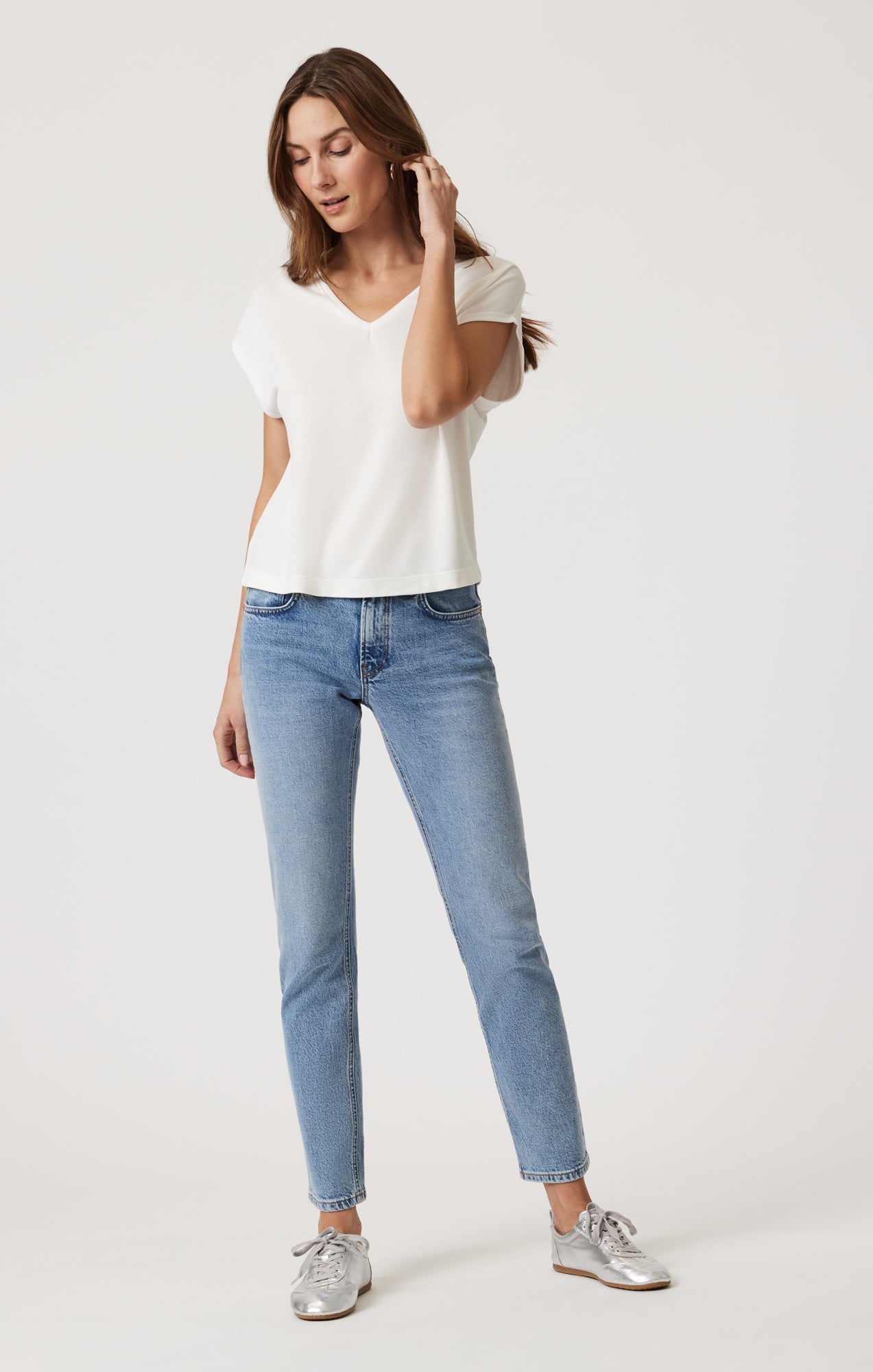 LUXE TOUCH TENCEL™ V-NECK T-SHIRT IN ANTIQUE - Mavi Jeans