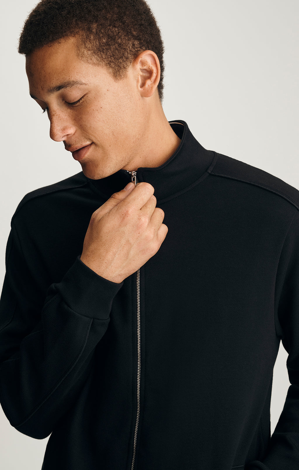 FULL ZIP SWEATSHIRT IN BLACK