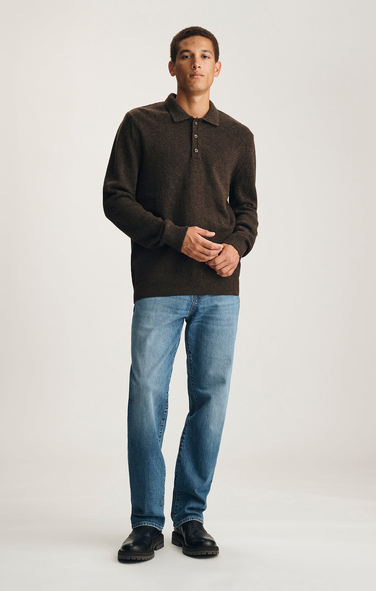 EDITION WOOL LONG SLEEVE POLO SWEATER IN SEAL BROWN