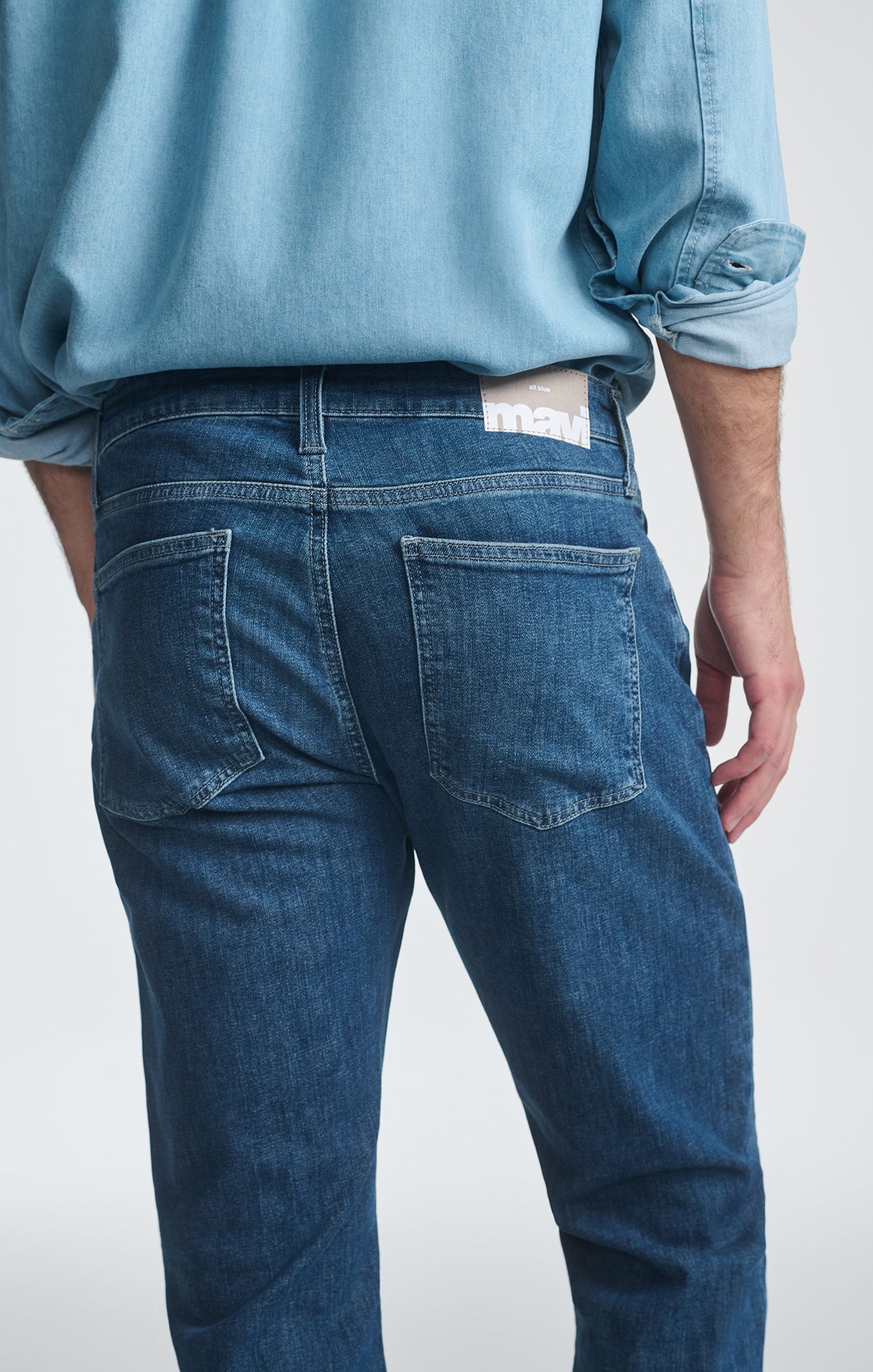 ZACH STRAIGHT LEG IN DEEP USED CLASSIC BLUE - Mavi Jeans