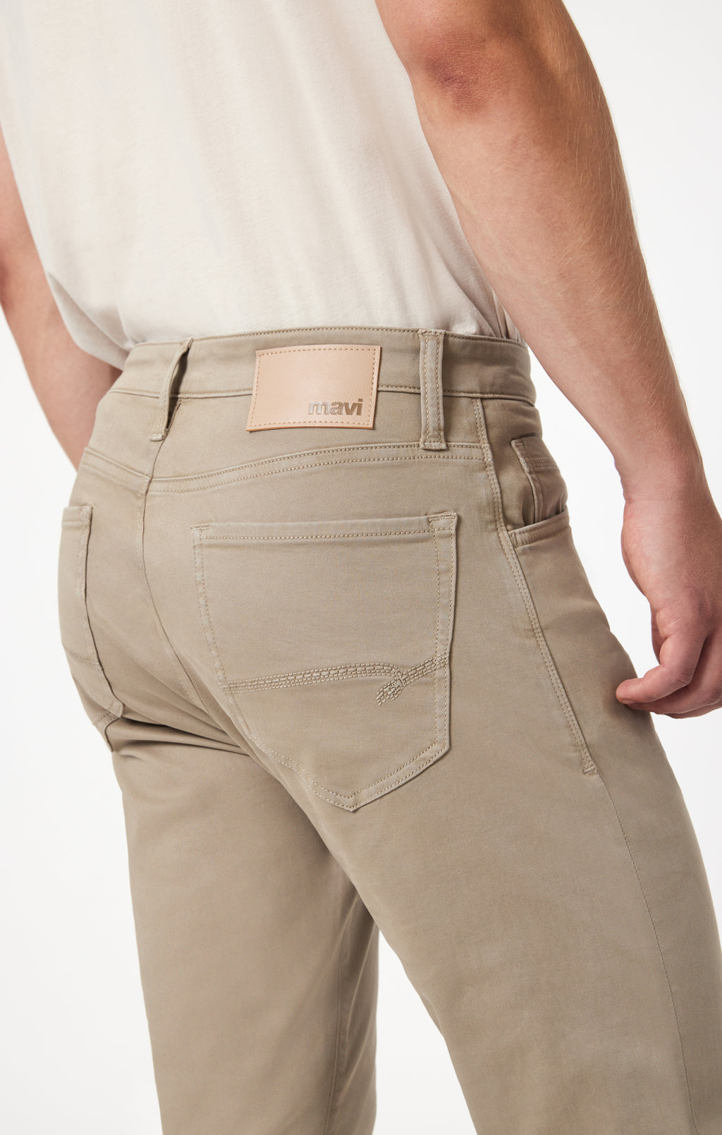 ZACH STRAIGHT LEG IN SAND CASUAL TWILL - Mavi Jeans