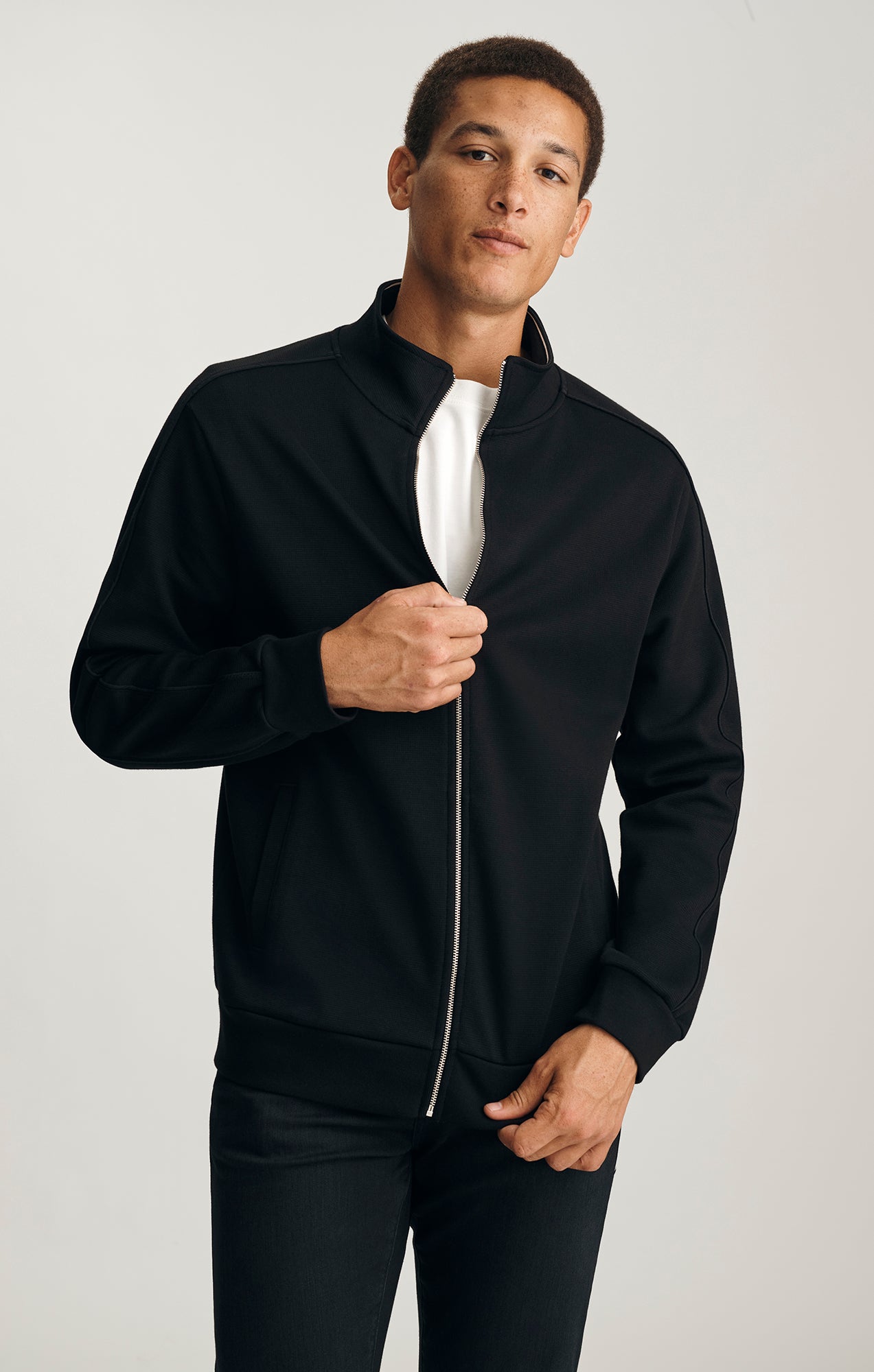 FULL ZIP SWEATSHIRT IN BLACK