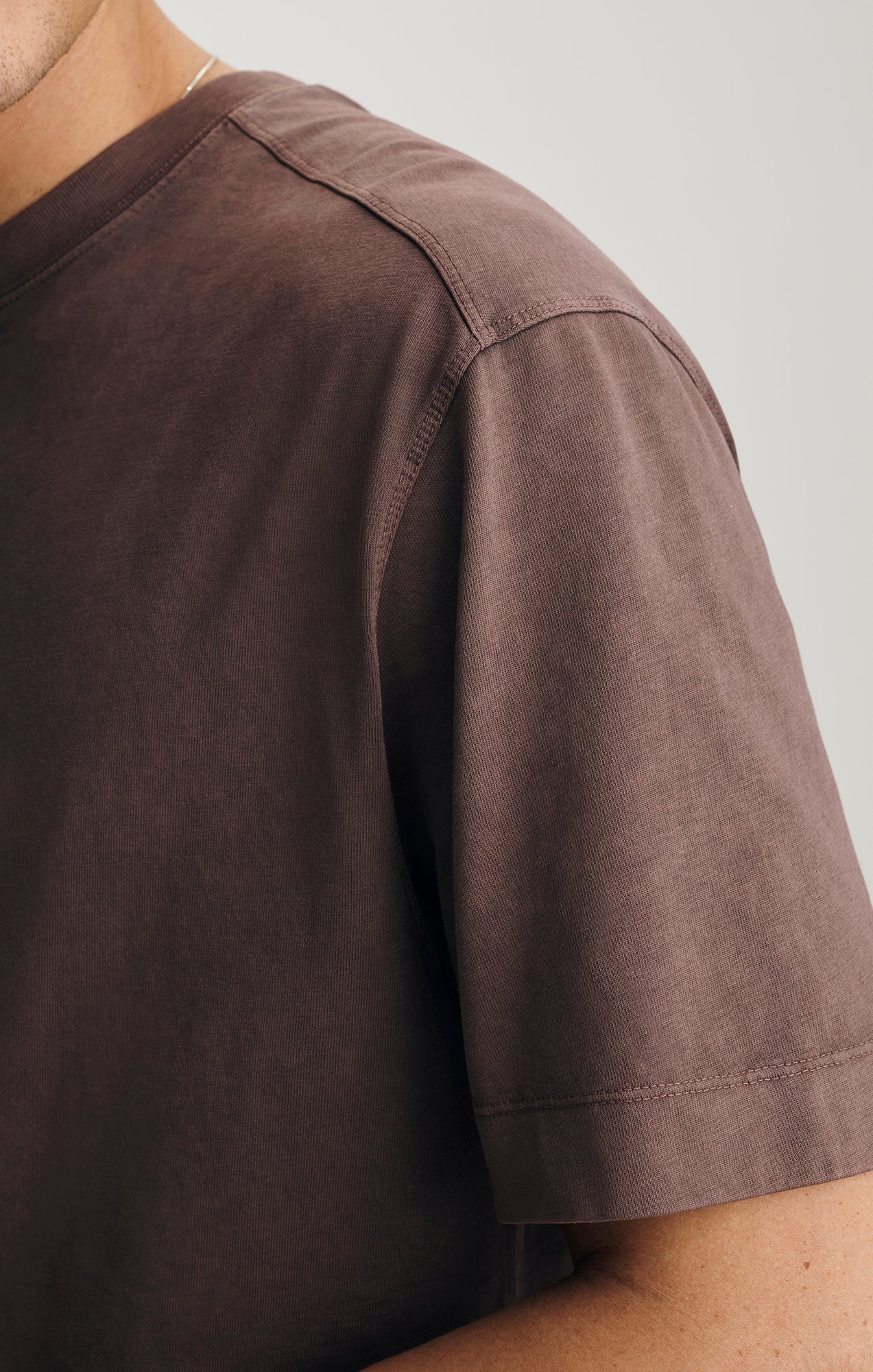 Mavi Men's Back Seam Crew Neck T-Shirt In Chocolate Martini – Mavi
