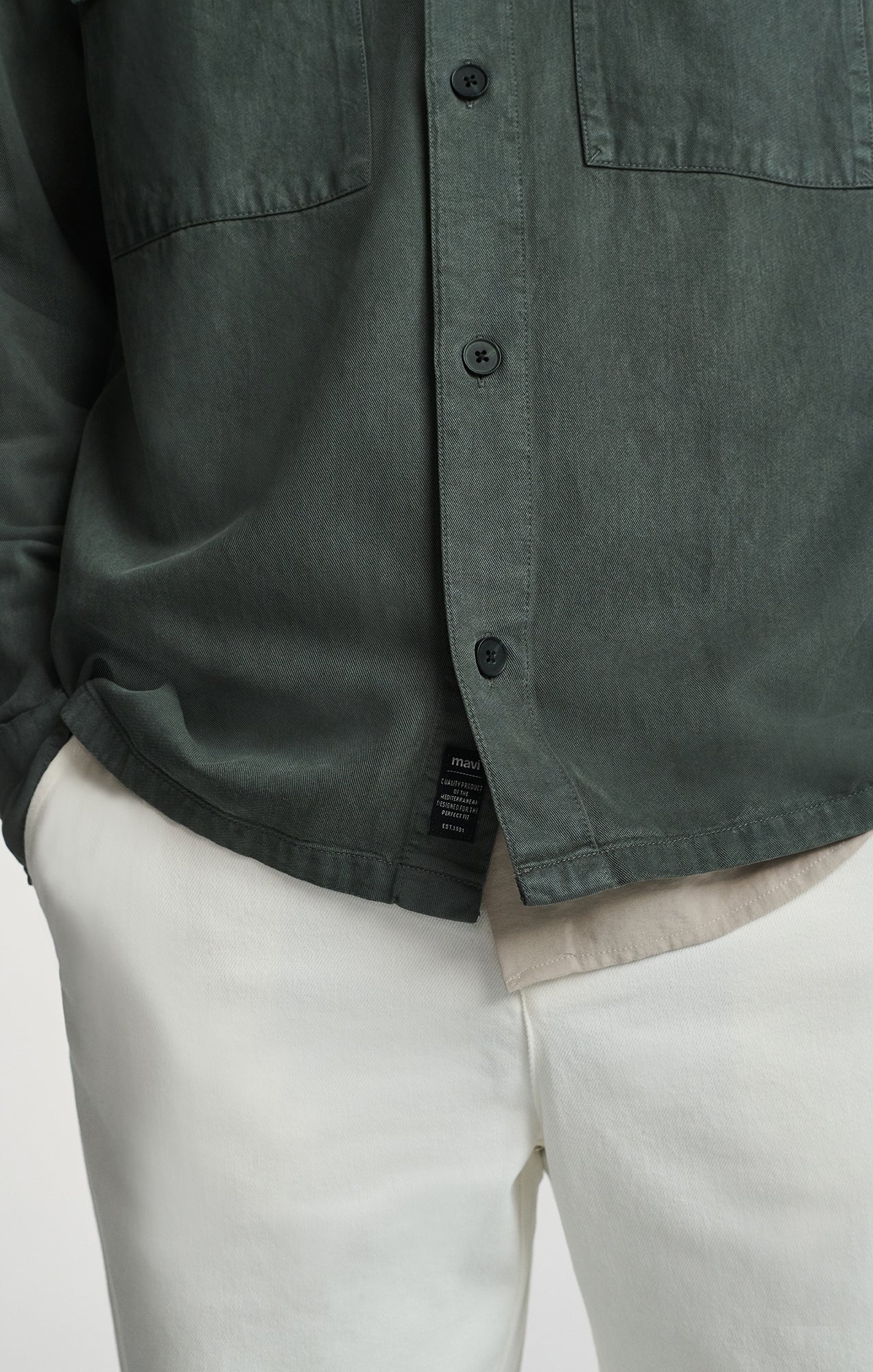 DOUBLE POCKET BUTTON-UP SHIRT IN URBAN CHIC - Mavi Jeans