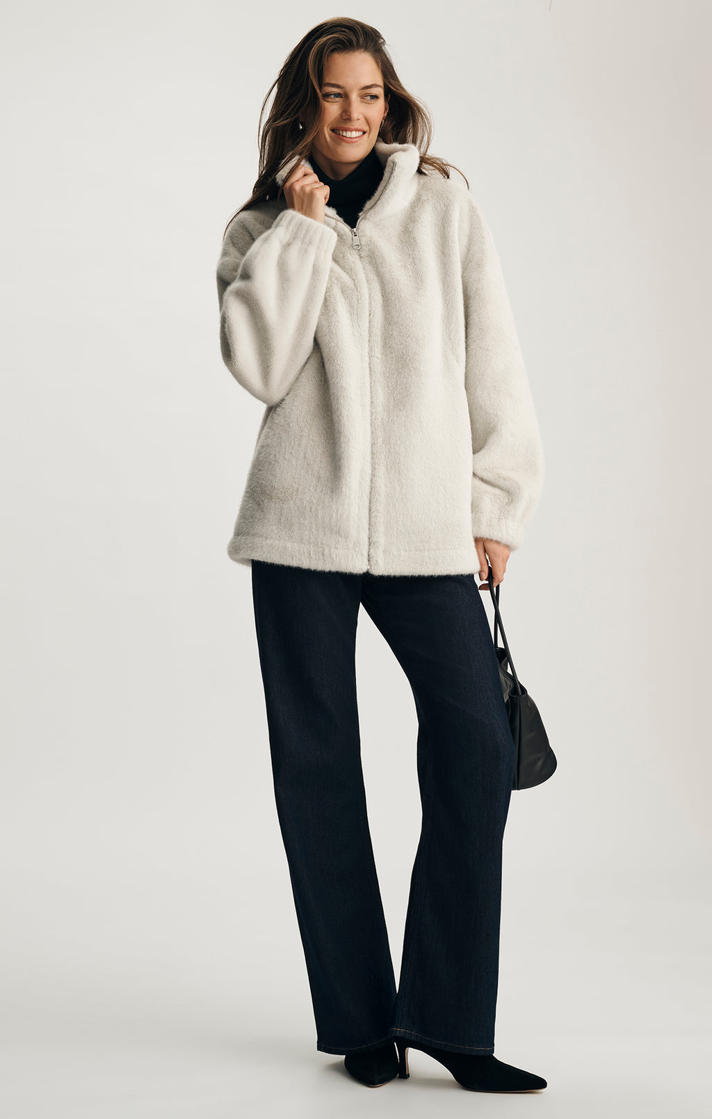 SHERPA JACKET IN RAINY DAY