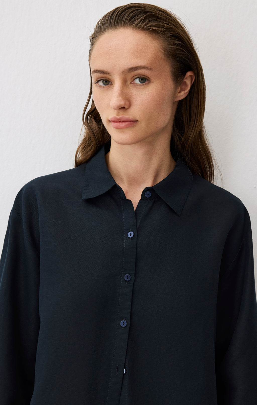 LONG SLEEVE TENCEL™ SHIRT IN BLACK IRIS - Mavi Jeans