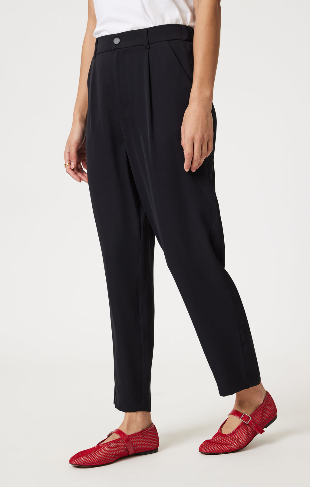 PLEATED TAPERED PANTS IN BLACK - Mavi Jeans