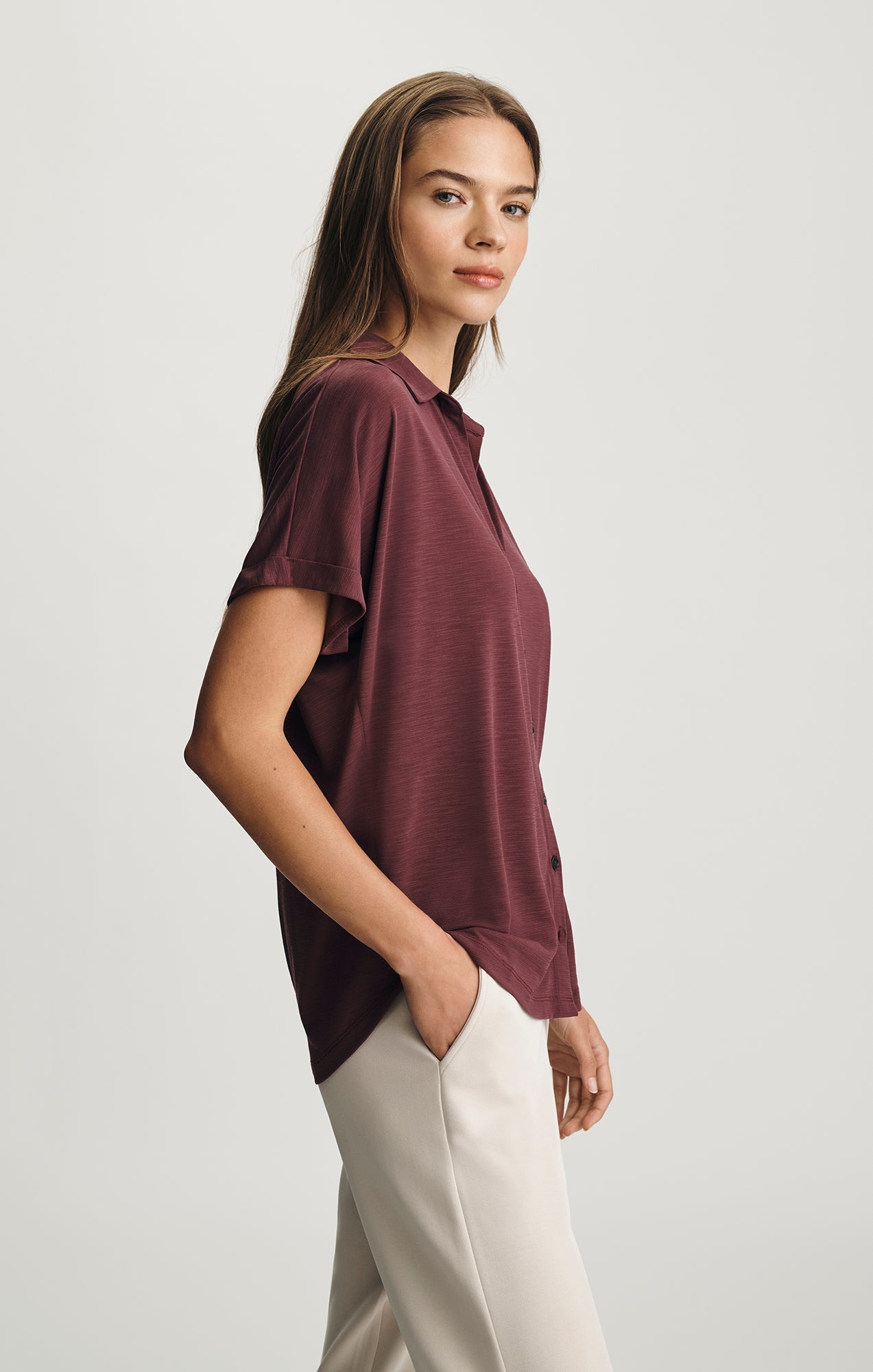 LUXE TOUCH TENCEL™ BUTTON-UP T-SHIRT IN SASSAFRAS - Mavi Jeans