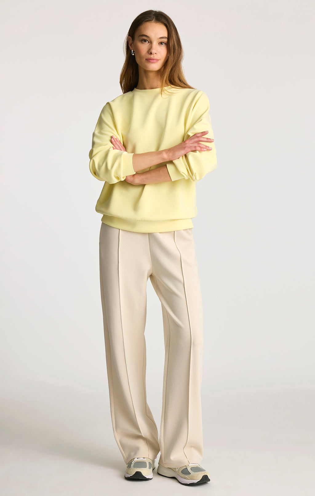 LUXE TOUCH TENCEL™ SWEATSHIRT IN LEMON MERINGUE - Mavi Jeans