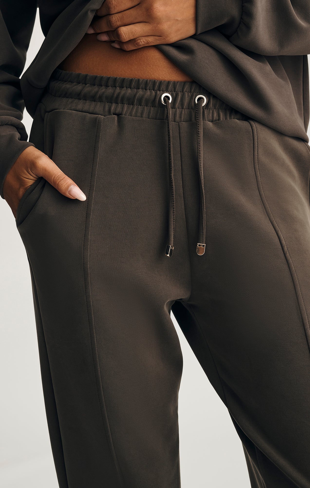 LUXE TOUCH TENCEL™ SWEATPANTS IN DELICIOSO