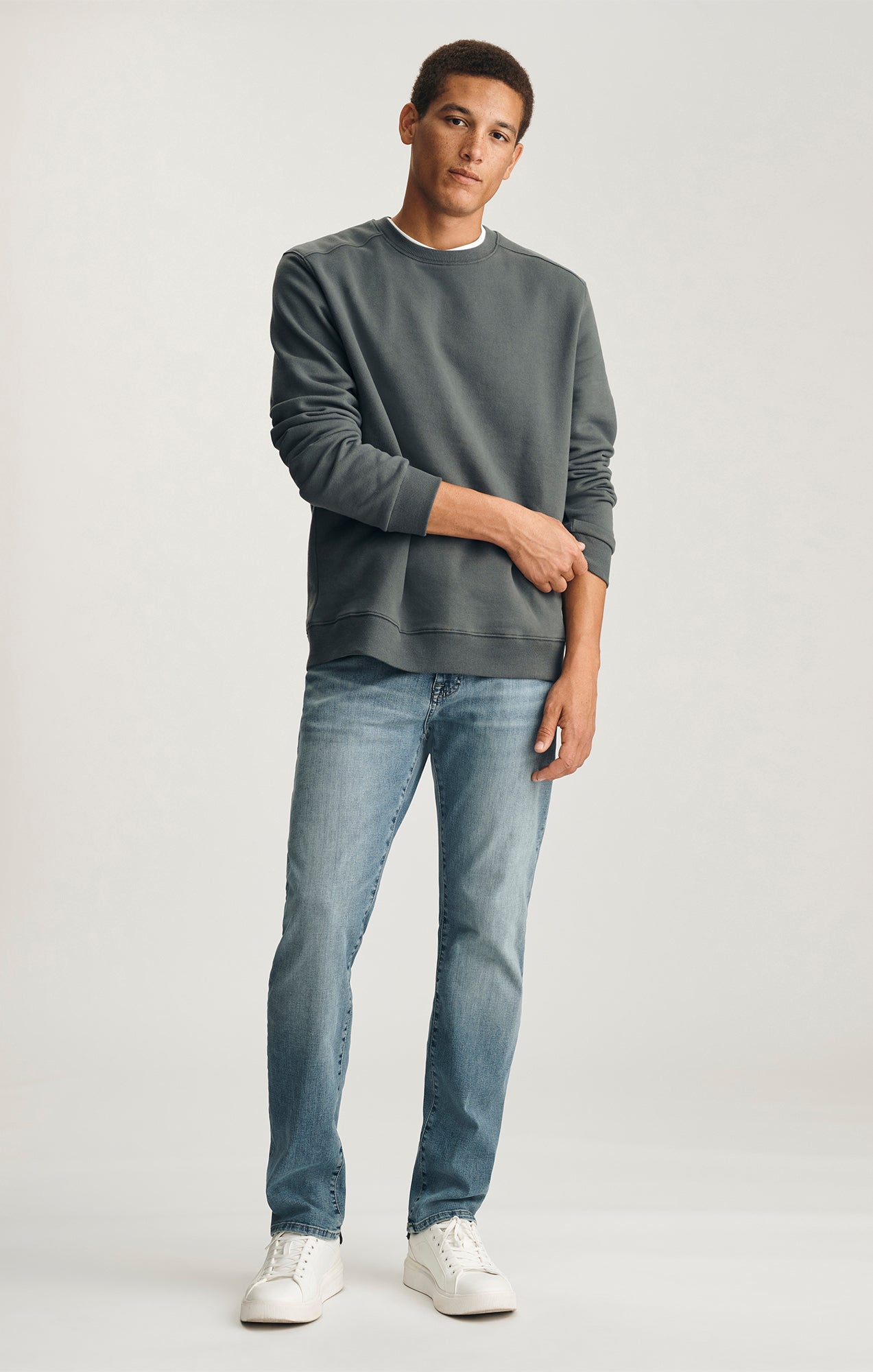 CREW NECK SWEATSHIRT IN URBAN CHIC