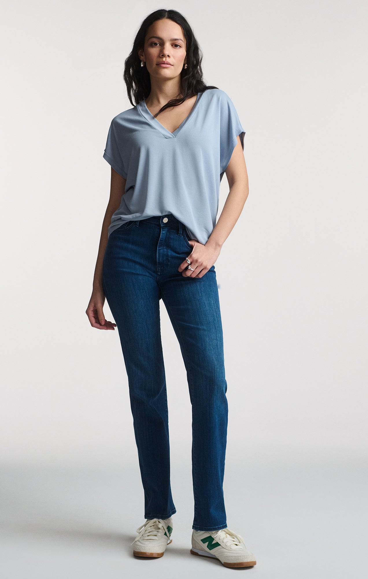 LUXE TOUCH TENCEL™ V-NECK SHIRT IN ZEN BLUE - Mavi Jeans