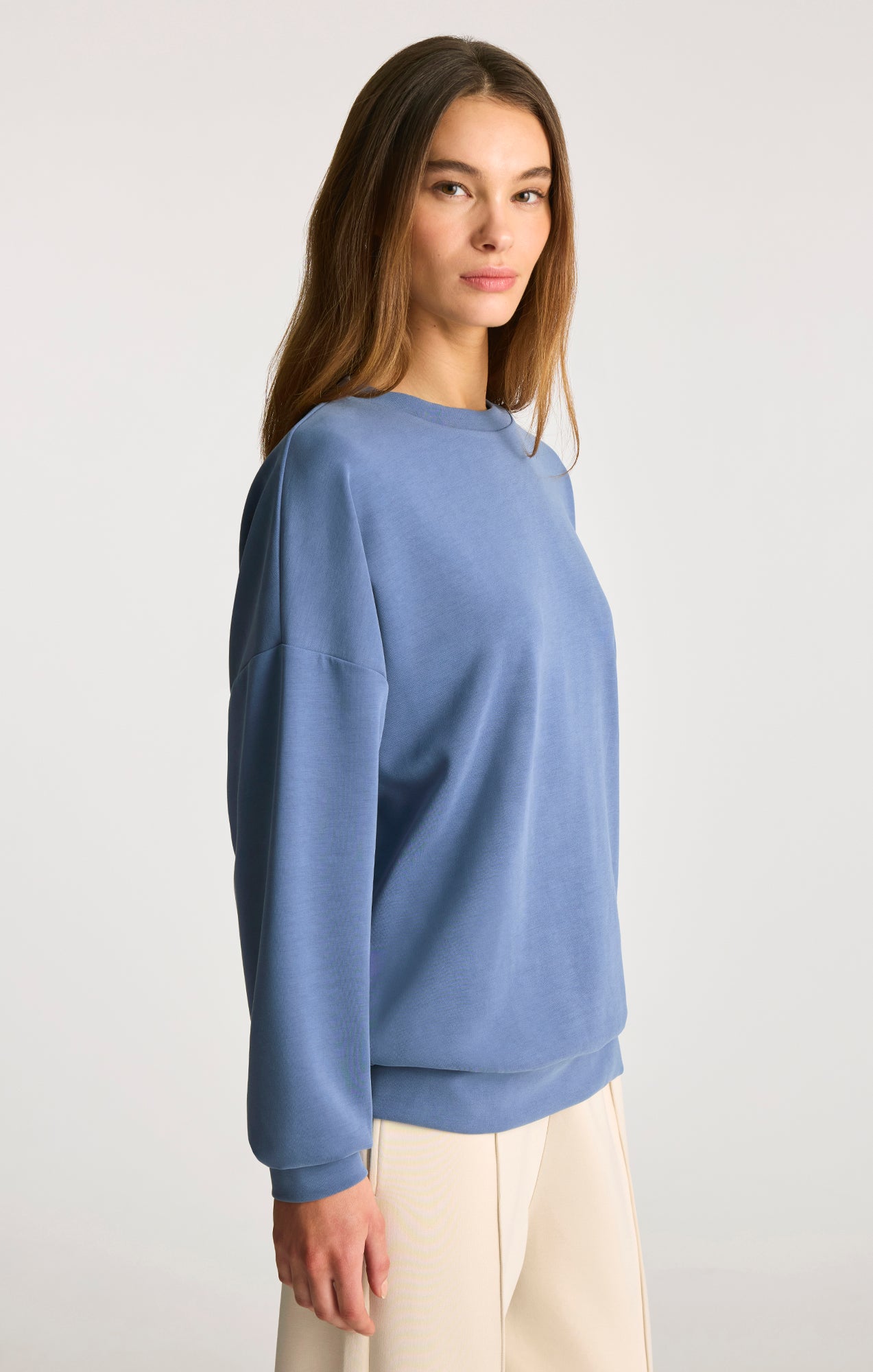 LUXE TOUCH TENCEL™ SWEATSHIRT IN BIJOU BLUE - Mavi Jeans