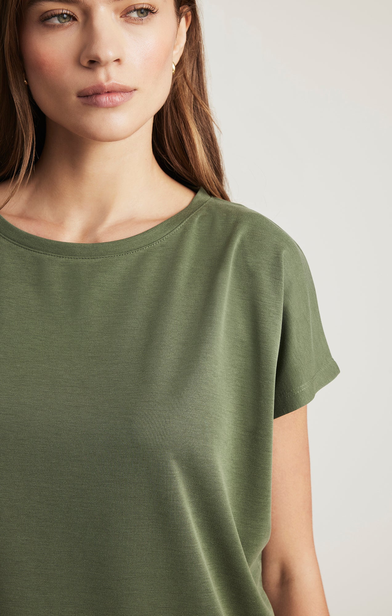 LUXE TOUCH TENCEL™ BOAT NECK T-SHIRT IN THYME - Mavi Jeans