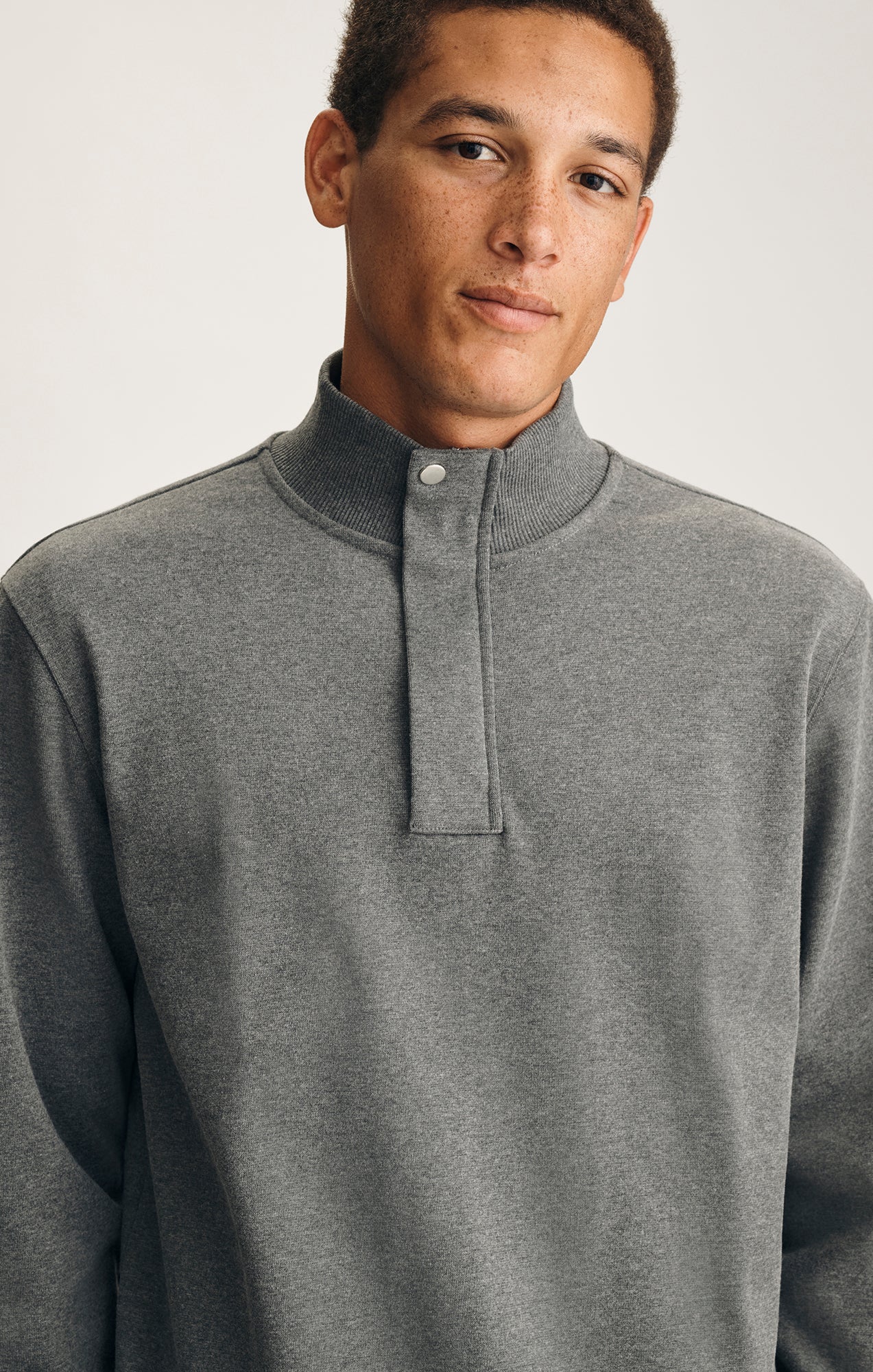 HALF ZIP SWEATSHIRT IN GREY MELANGE