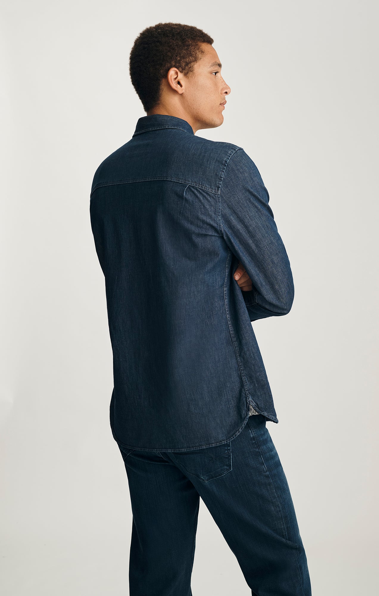 LONG SLEEVE BUTTON-UP SHIRT IN RINSE