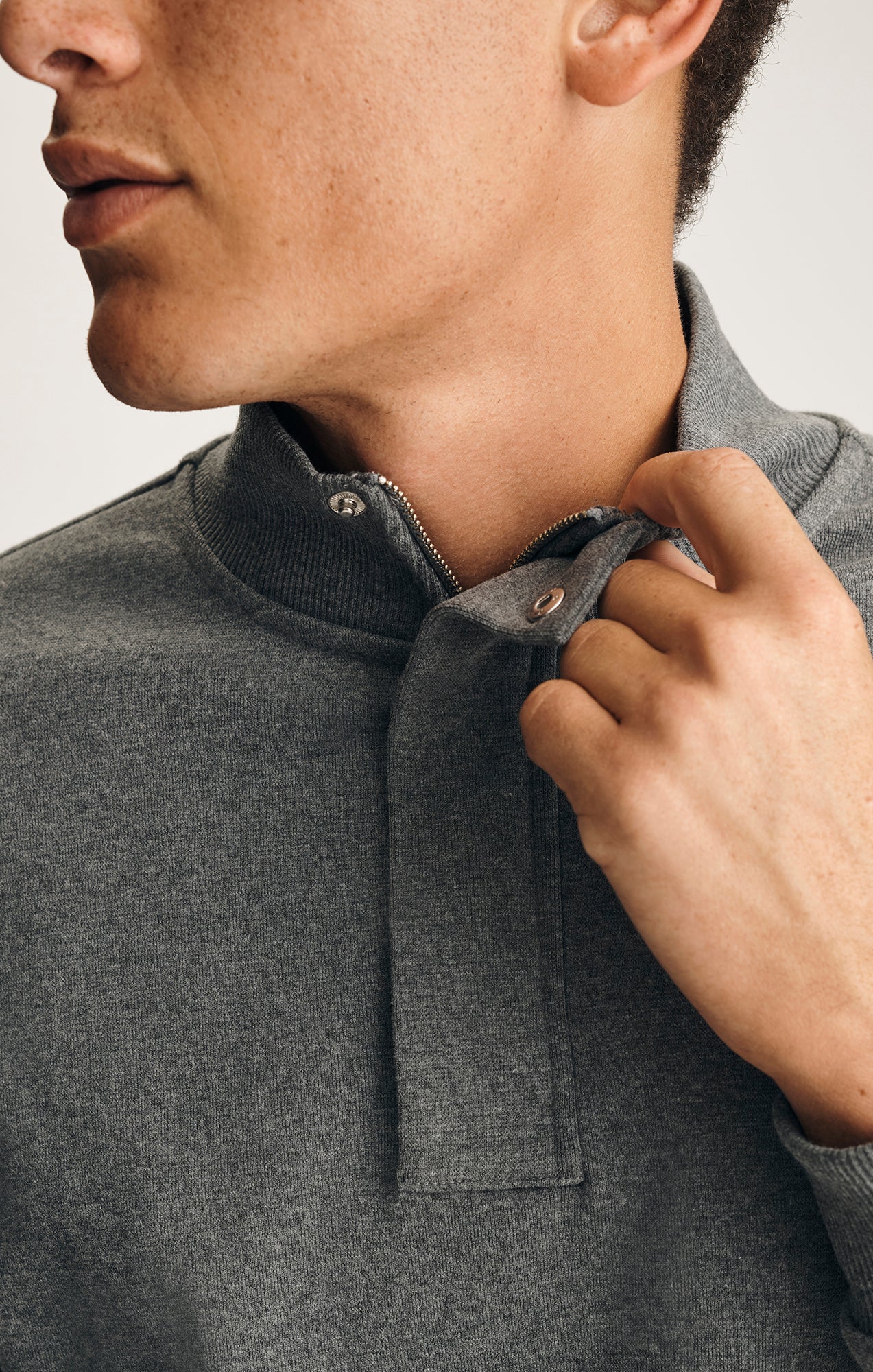 HALF ZIP SWEATSHIRT IN GREY MELANGE