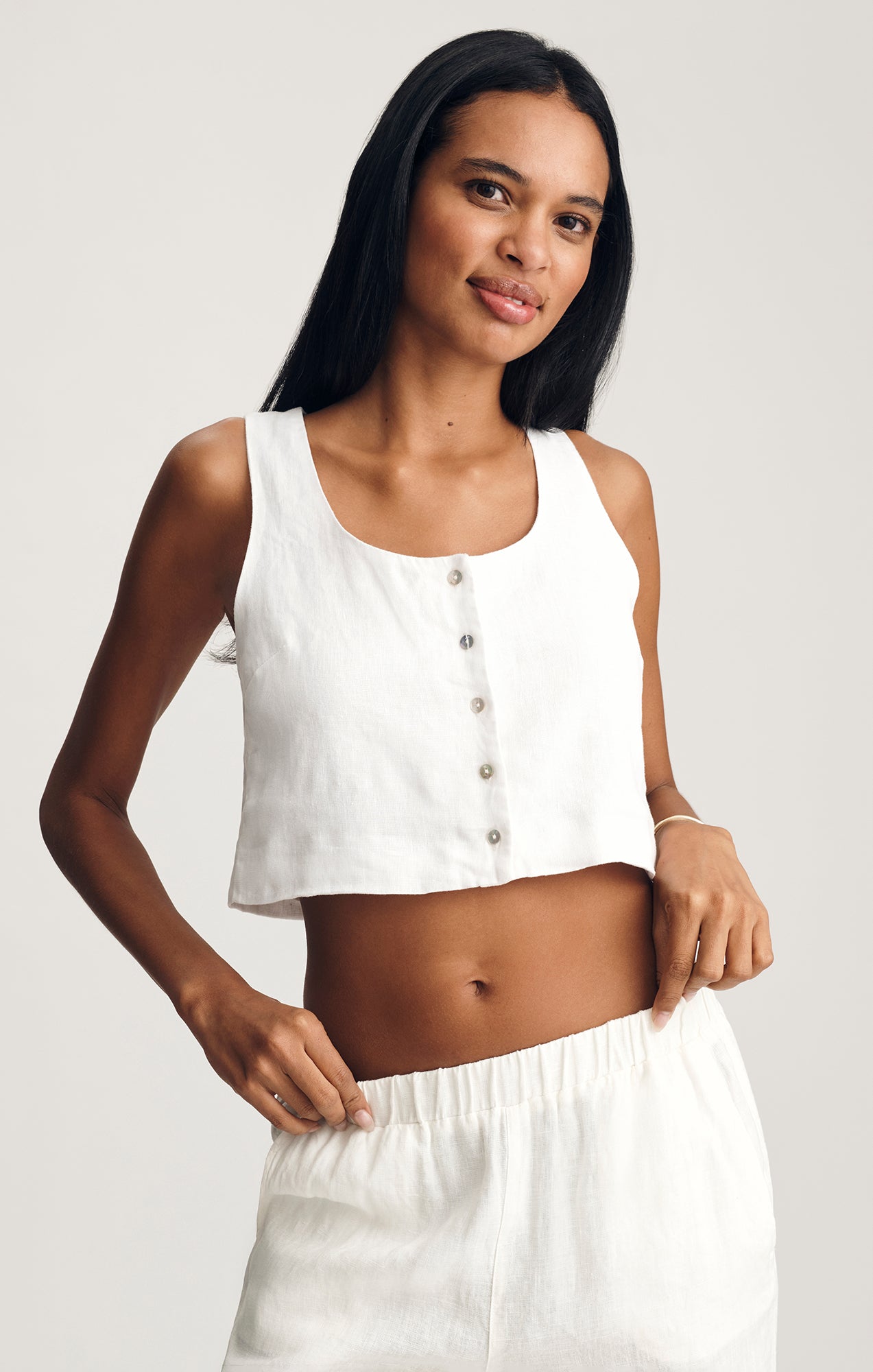CROPPED BUTTON-UP TANK TOP IN WHITE - Mavi Jeans