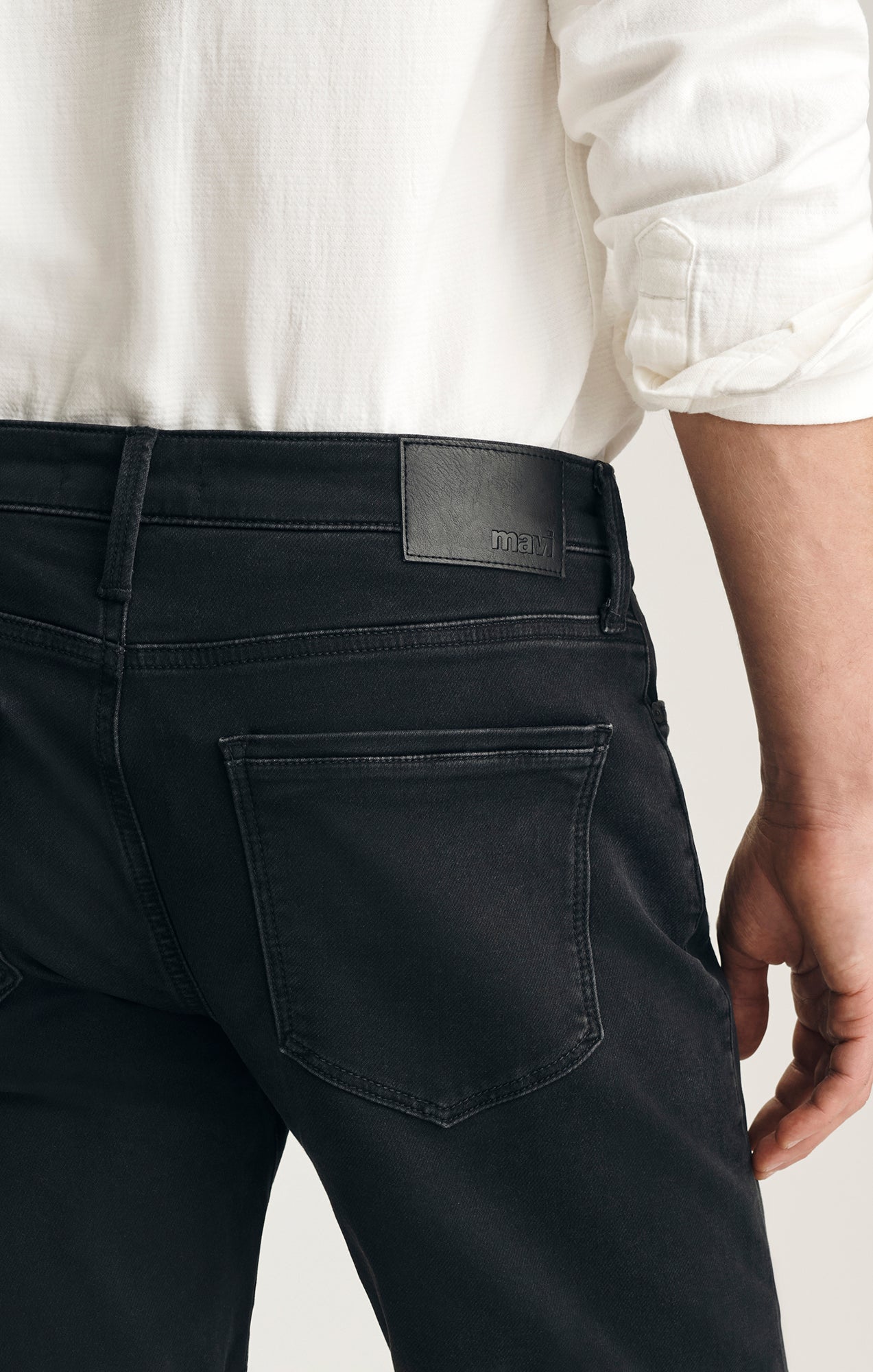 BRIAN SHORTS IN SMOKE EXPLORER - Mavi Jeans