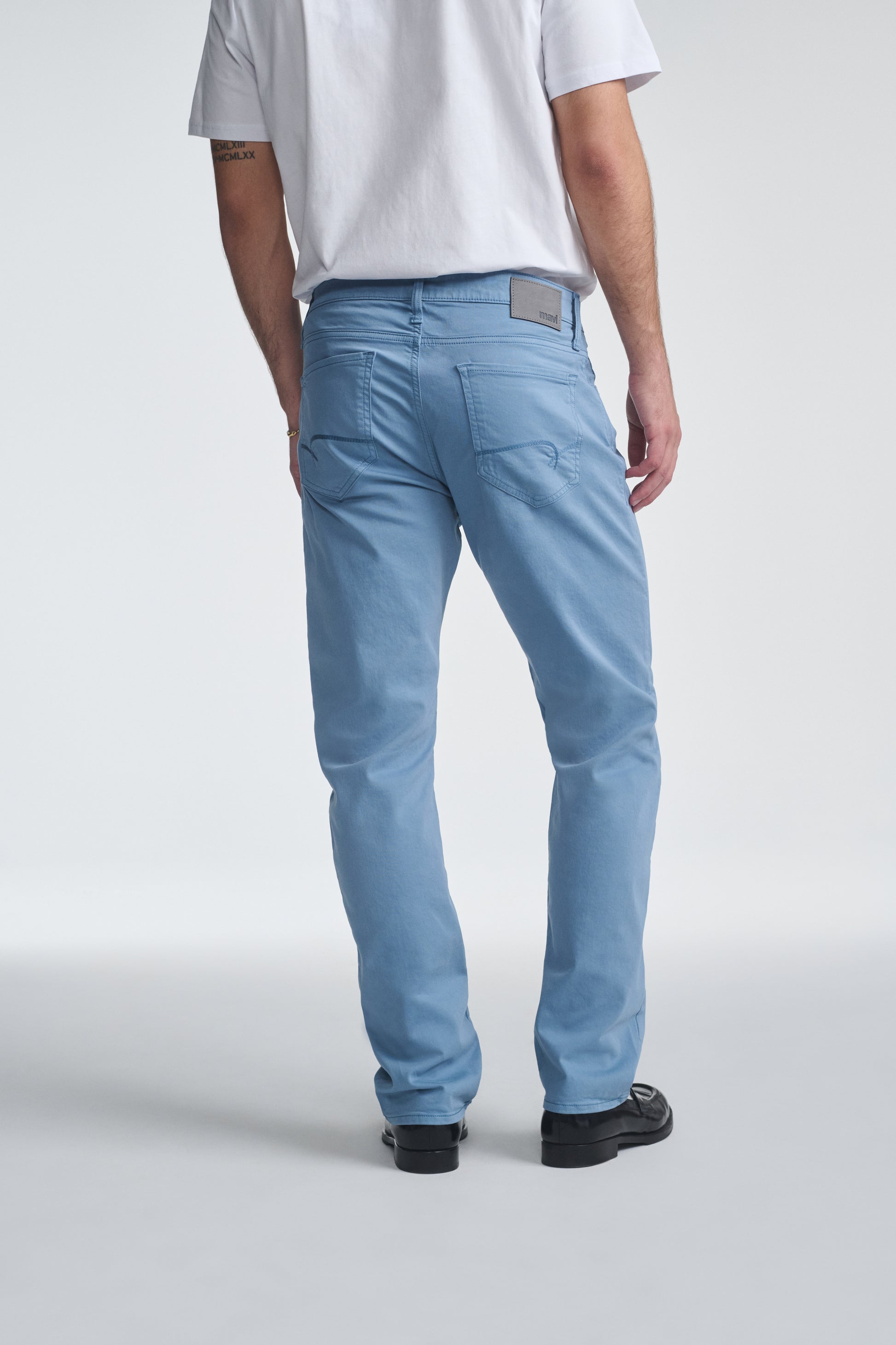 ZACH STRAIGHT LEG IN RIVIERA TWILL - Mavi Jeans