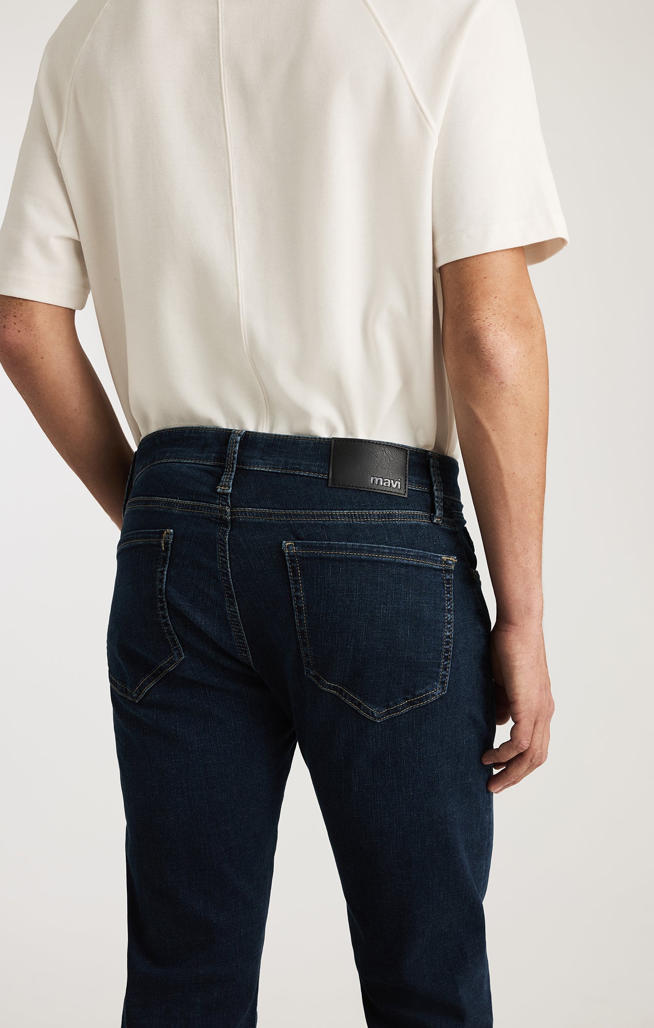 MARCUS SLIM STRAIGHT LEG IN DARK BRUSHED ORGANIC VINTAGE