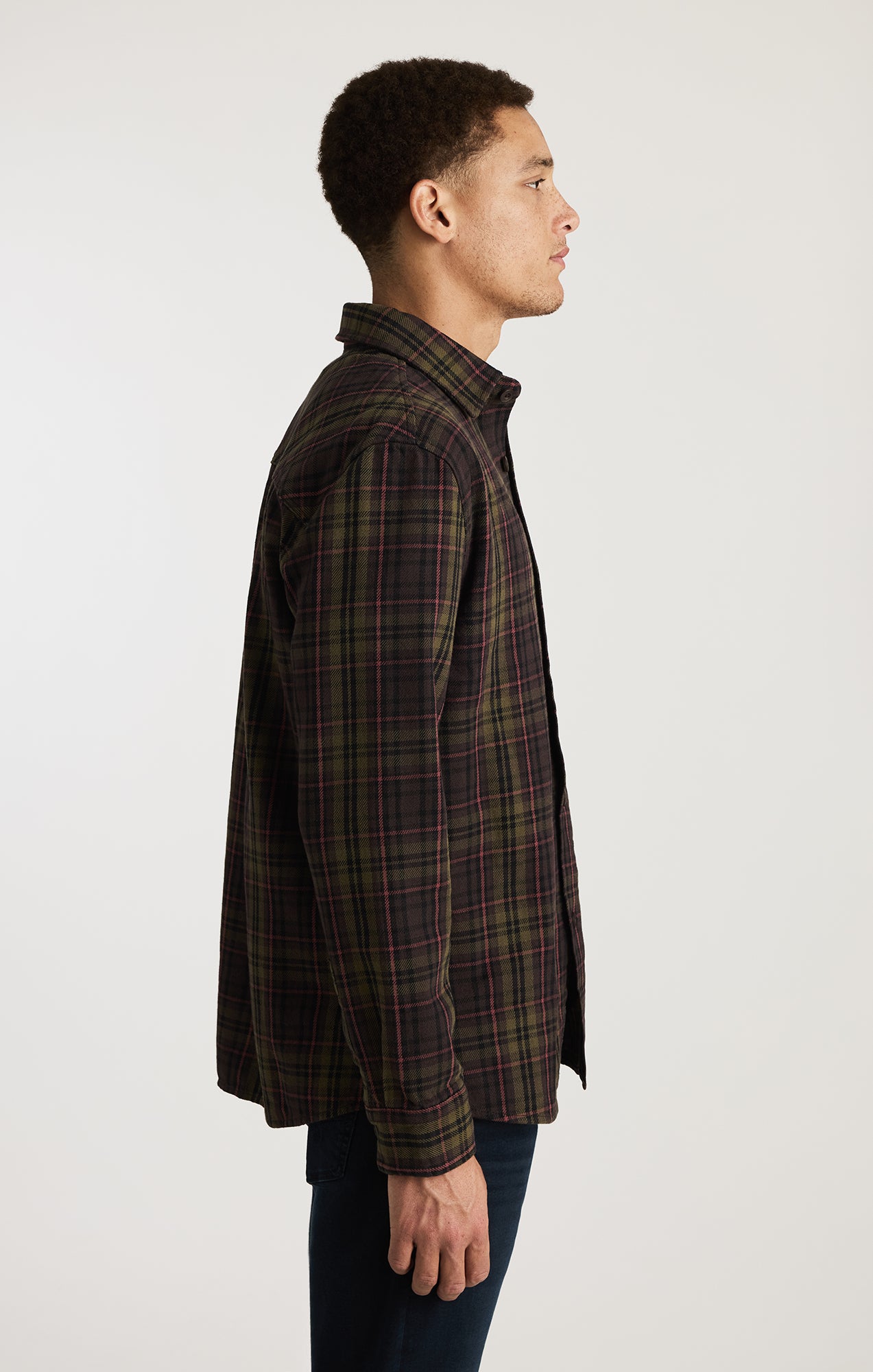 PLAID LONG SLEEVE BUTTON-UP SHIRT IN SEAL BROWN CHECK