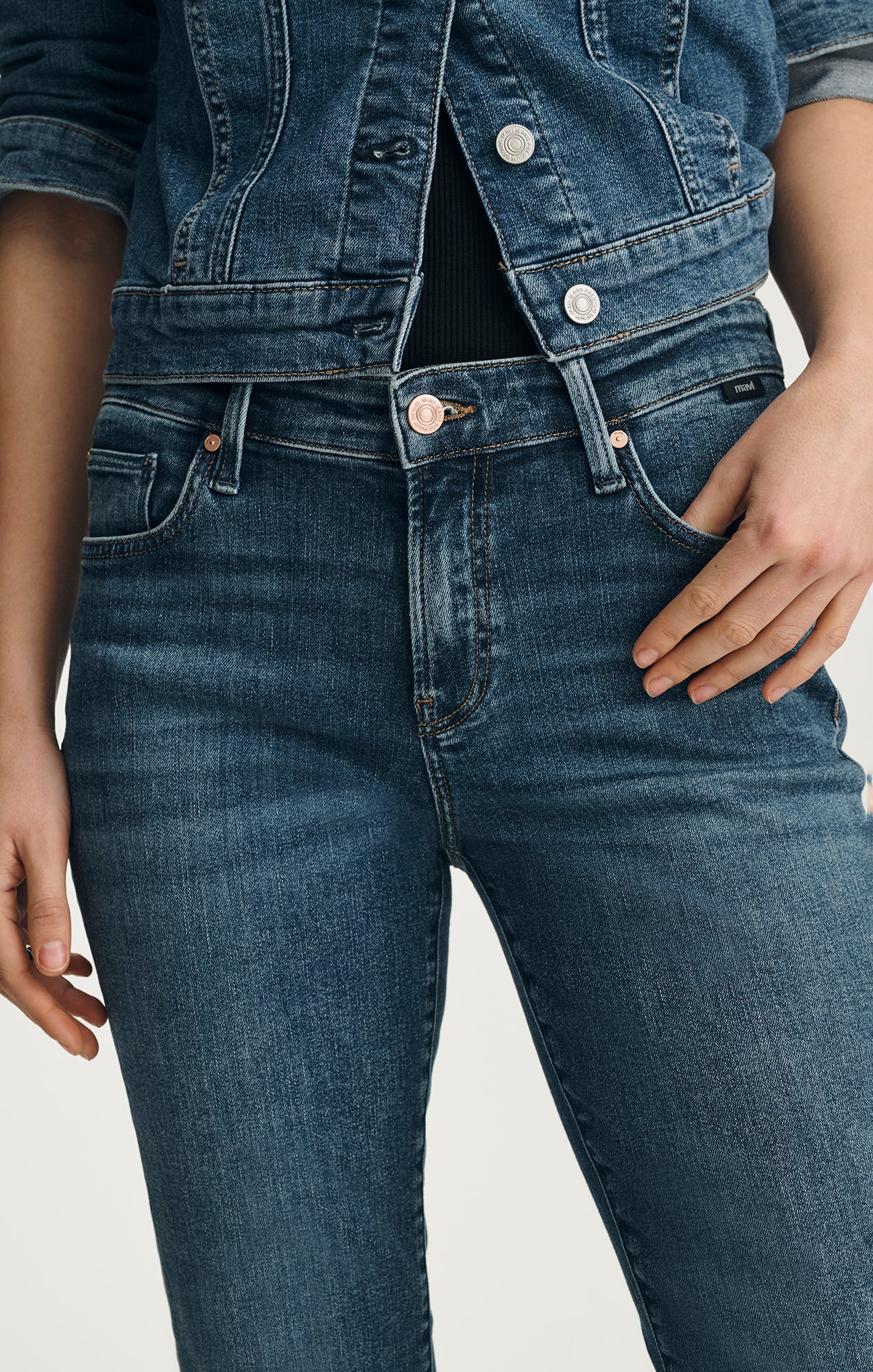 MOLLY BOOTCUT IN DARK BRUSHED FLEX BLUE - Mavi Jeans