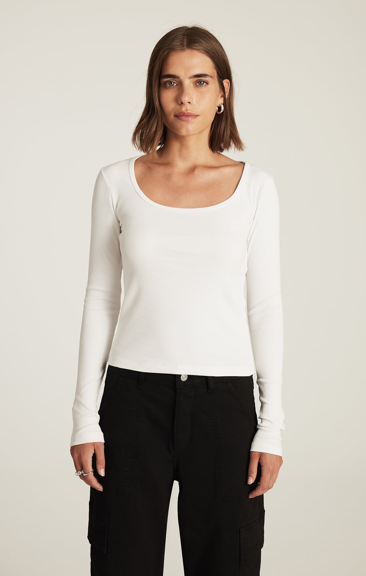 BASIC SQUARE NECK T-SHIRT IN WHITE