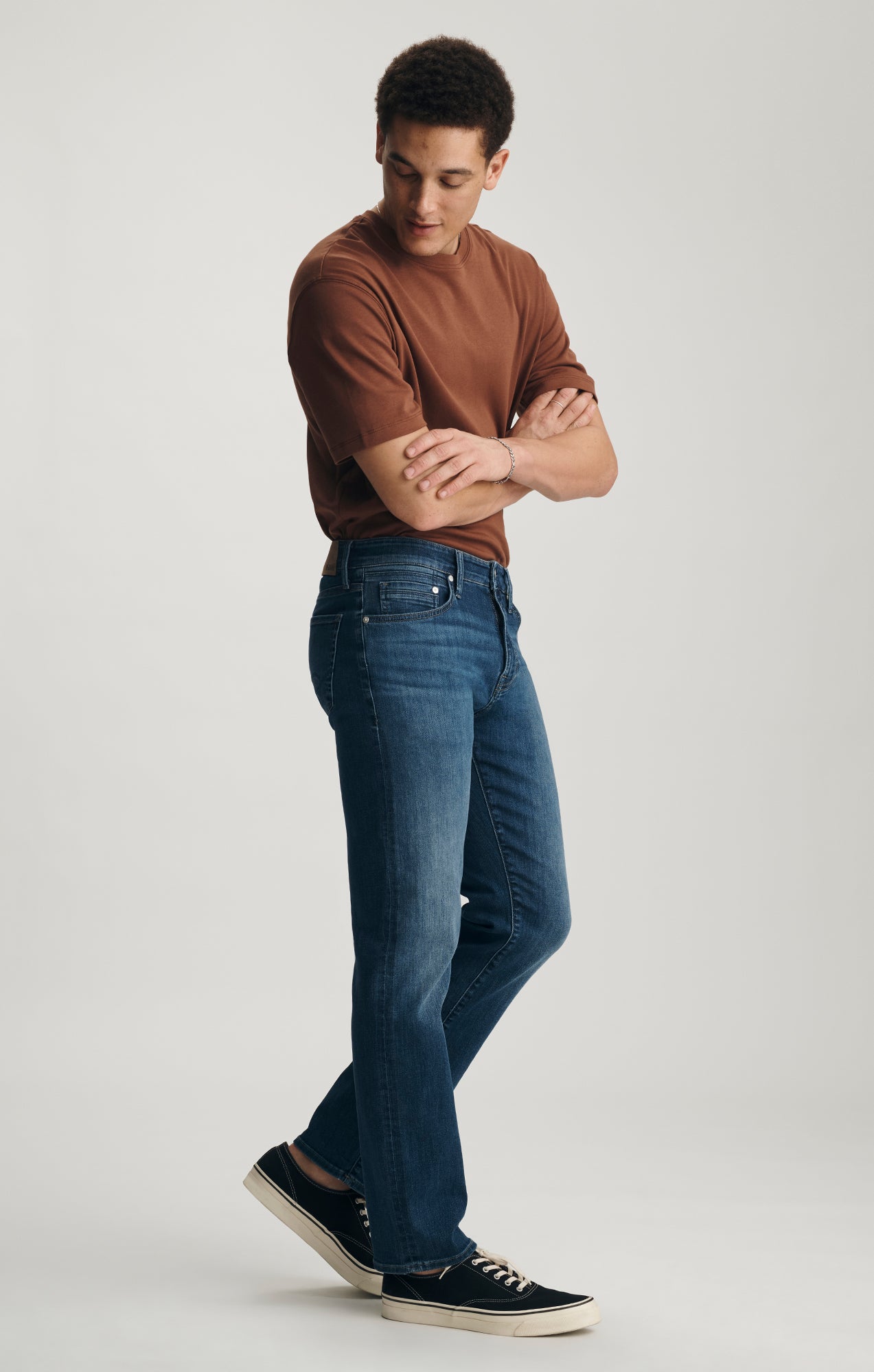 ZACH STRAIGHT LEG IN DARK BRUSHED WILLIAMSBURG - Mavi Jeans