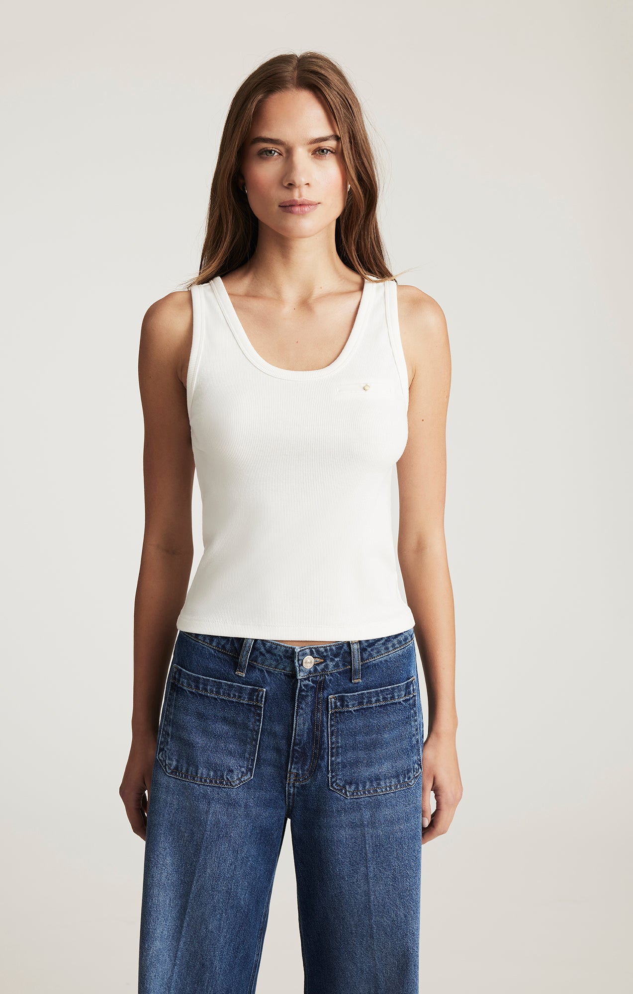 WELT POCKET TANK TOP IN ANTIQUE WHITE - Mavi Jeans