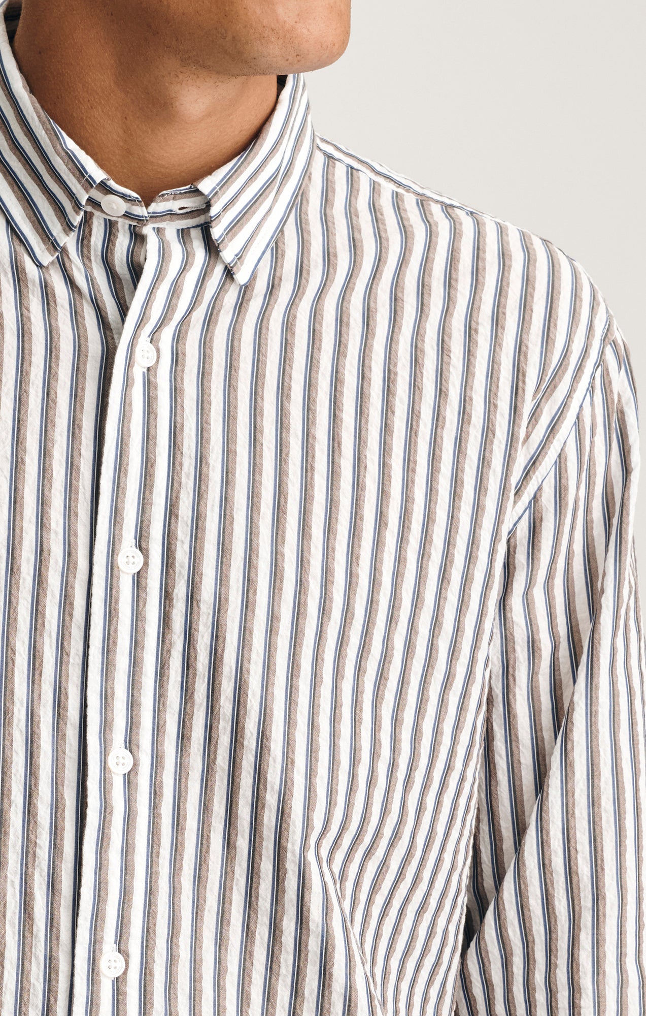 EDITION STRIPED BUTTON-UP SHIRT IN SHITAKE STRIPE