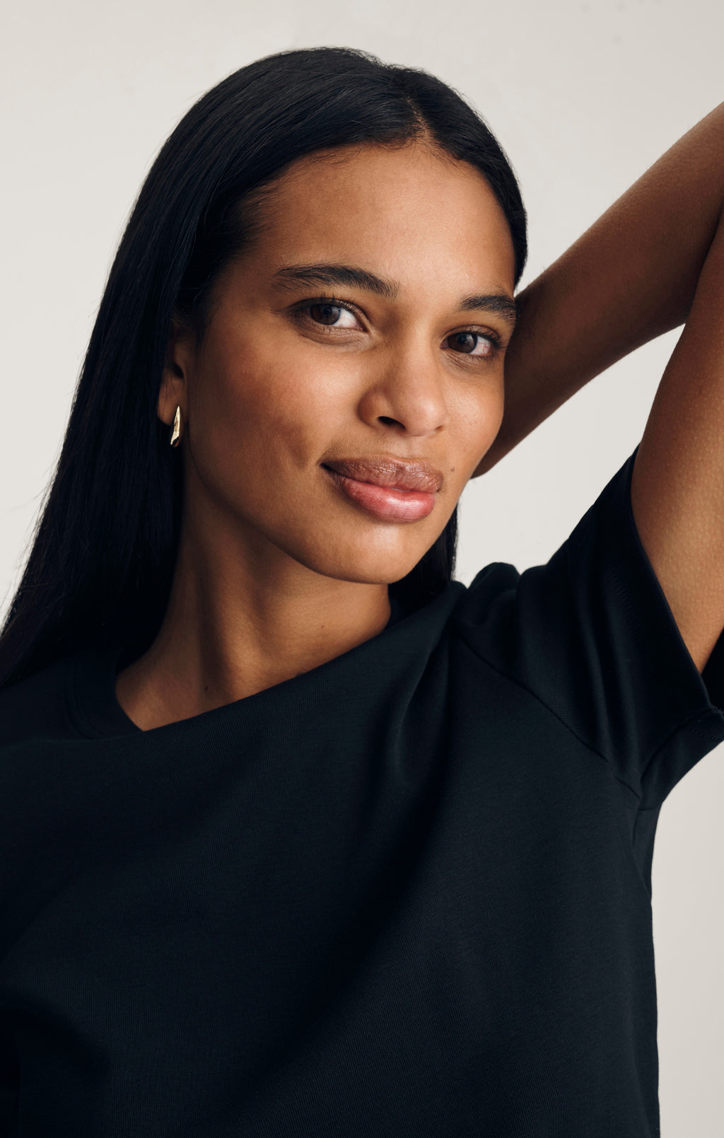 NINA CREW NECK T-SHIRT IN BLACK