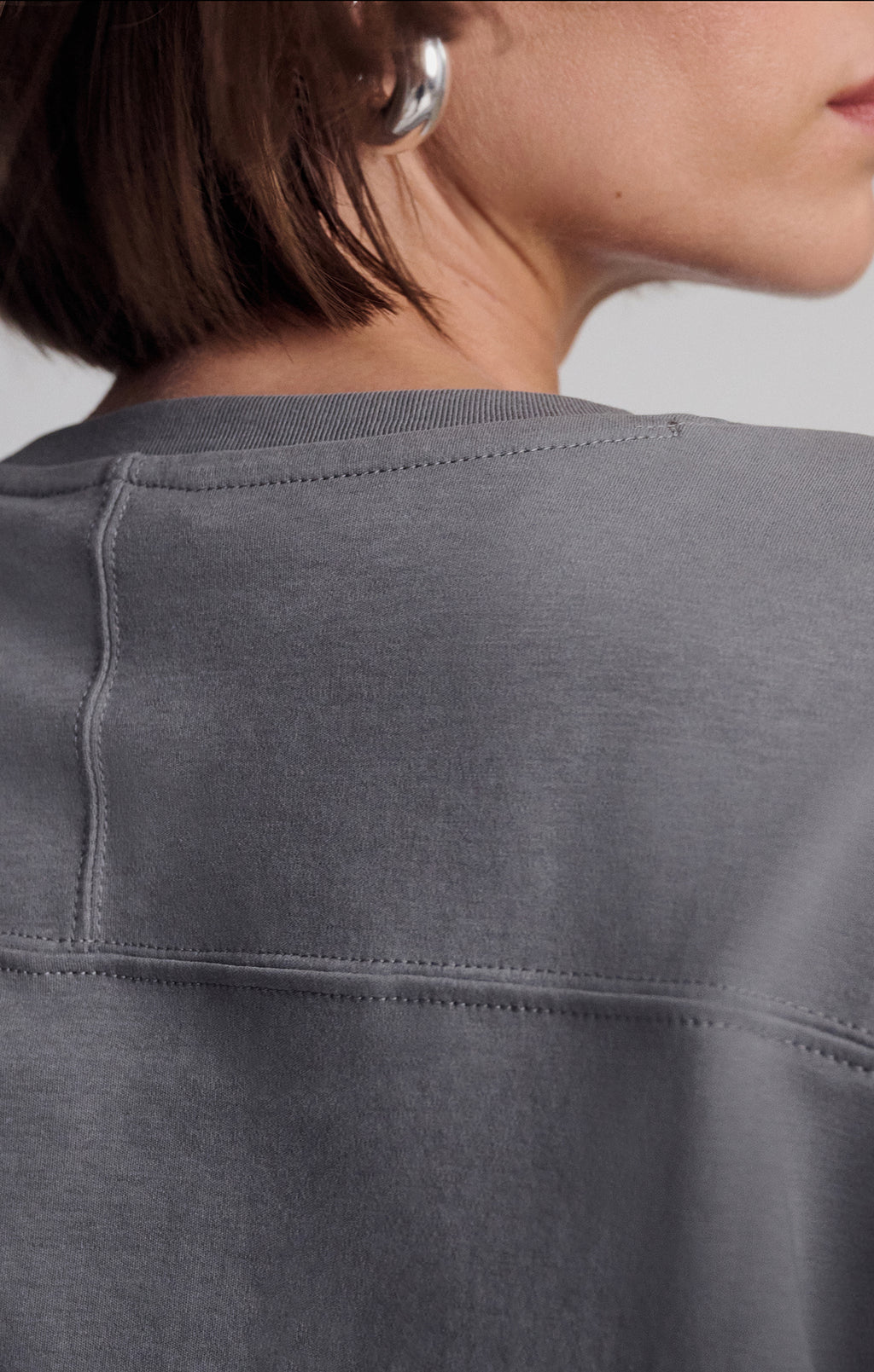 SPORTY LUXE CREW NECK T-SHIRT IN SILENT STORM - Mavi Jeans