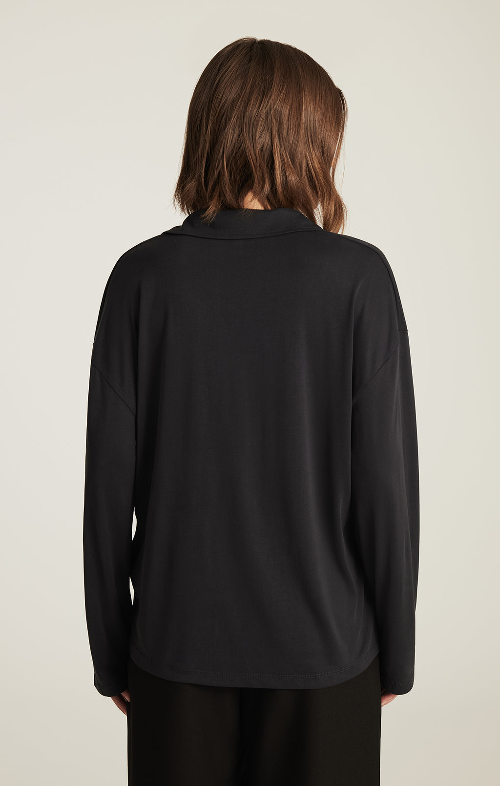 LUXE TOUCH TENCEL™ V-NECK T-SHIRT IN BLACK